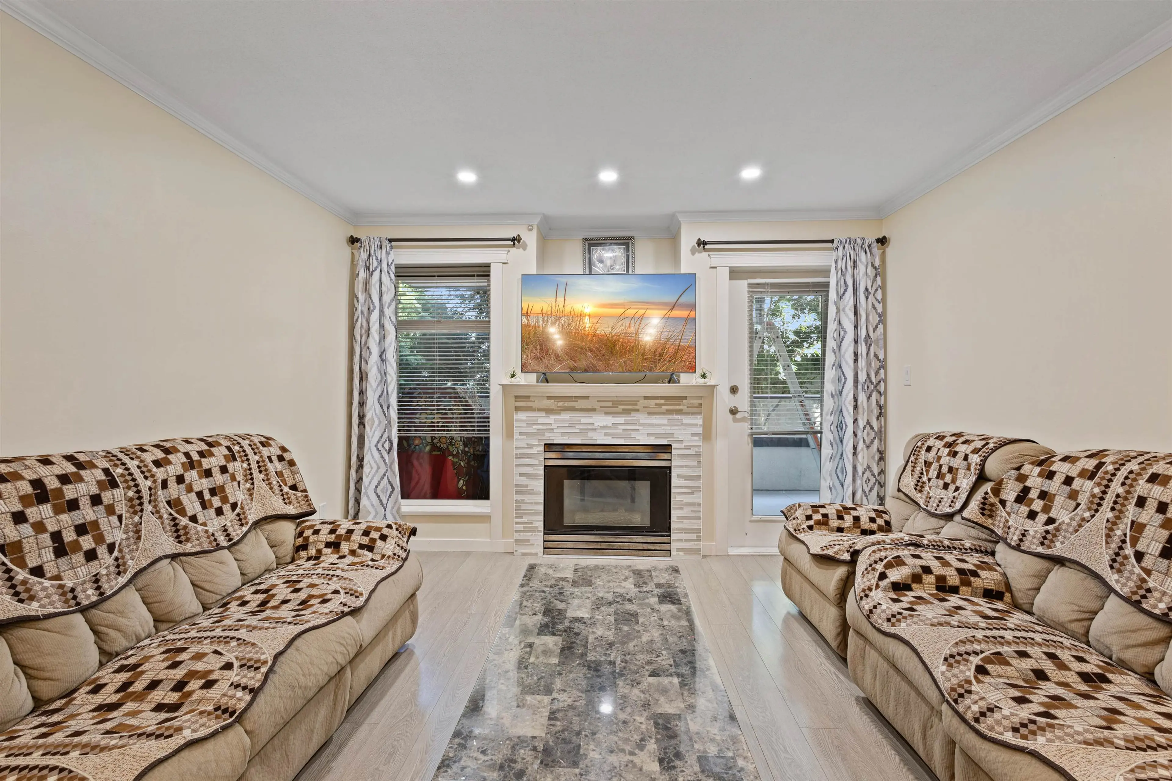 Property at #206 2526 LAKEVIEW CRESCENT, Abbotsford, BC