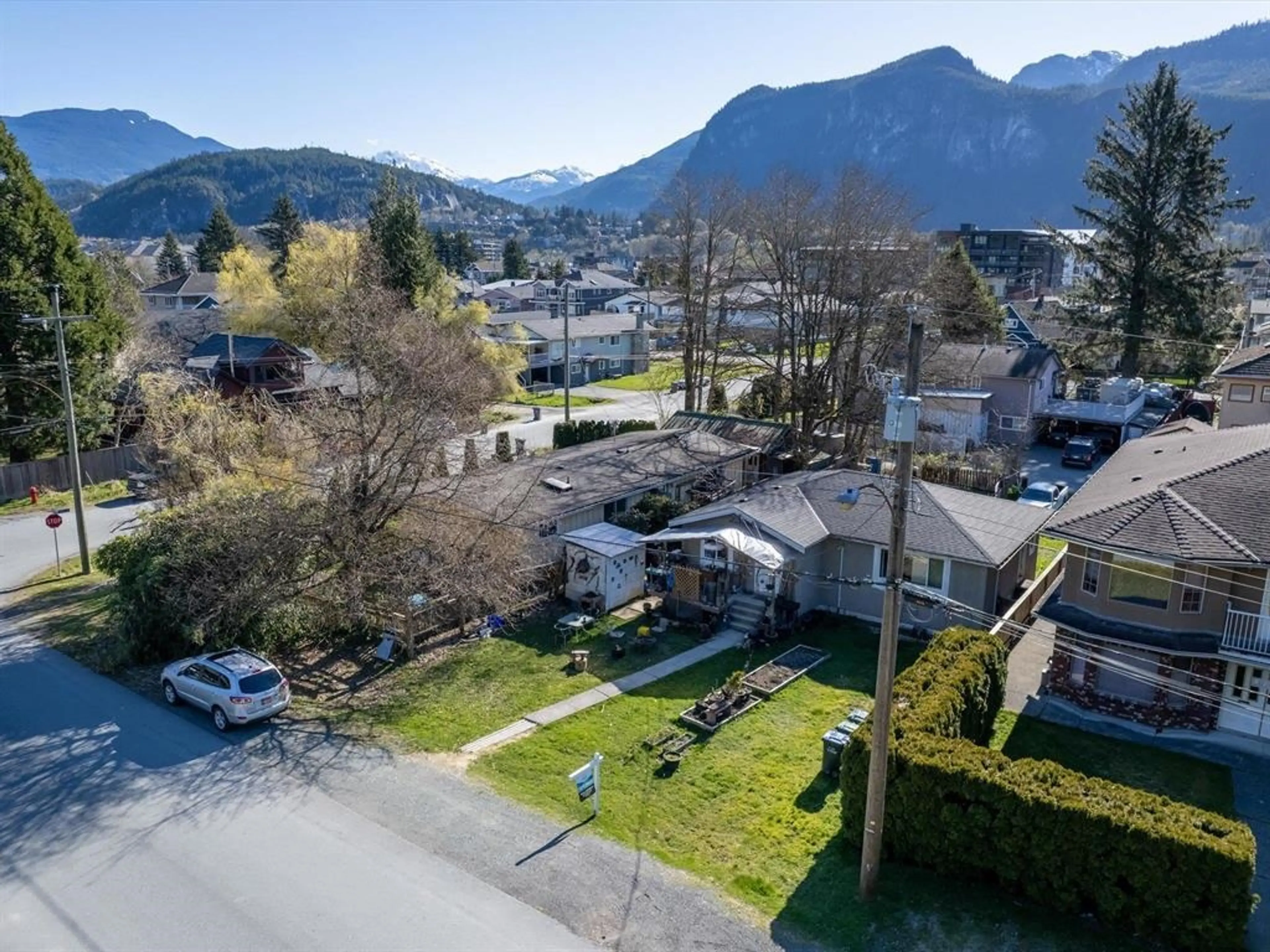 Property at 37986 SIXTH AVENUE, Squamish, BC