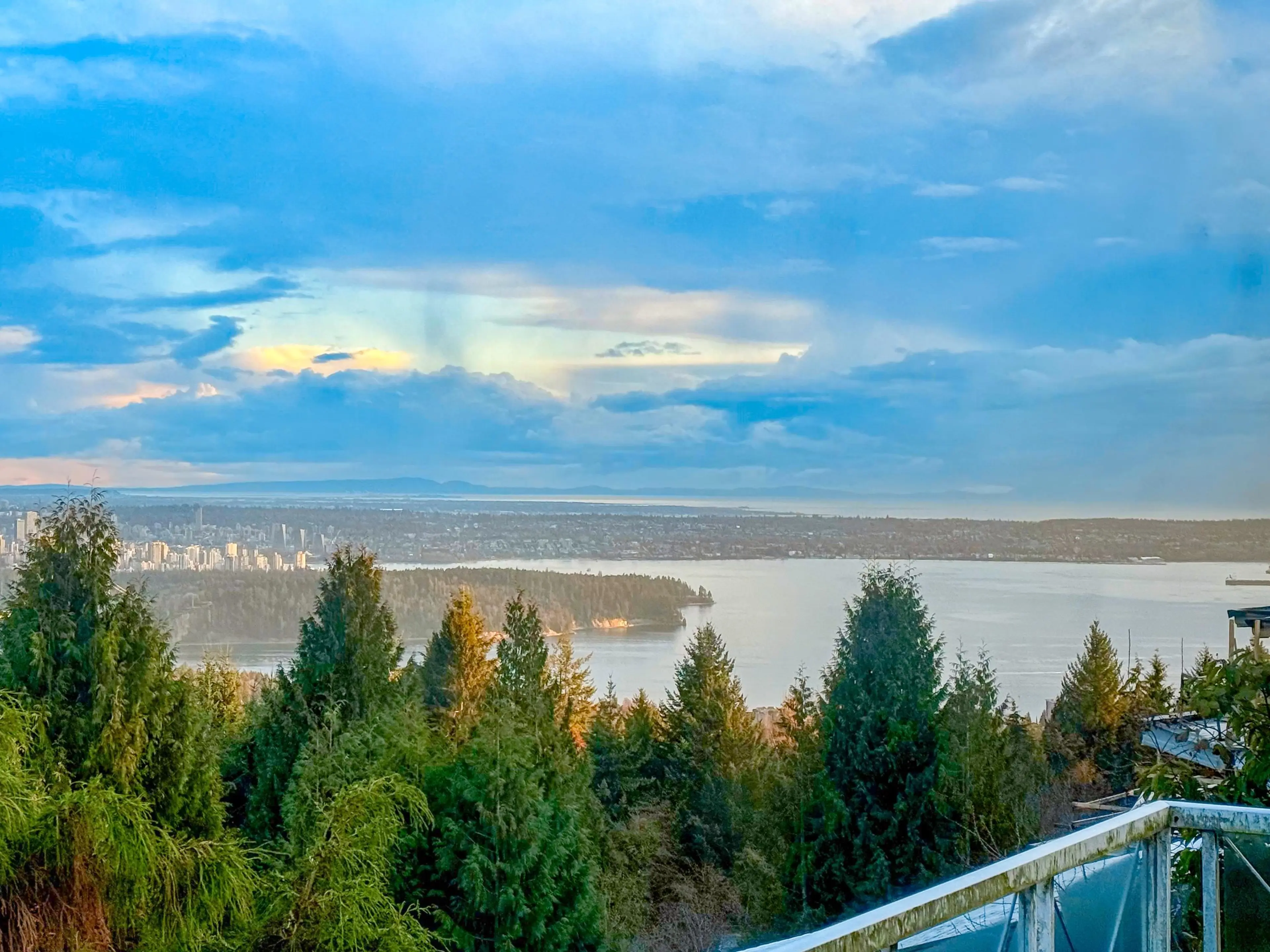 Property at 1318 CRESTWELL ROAD, West Vancouver, BC