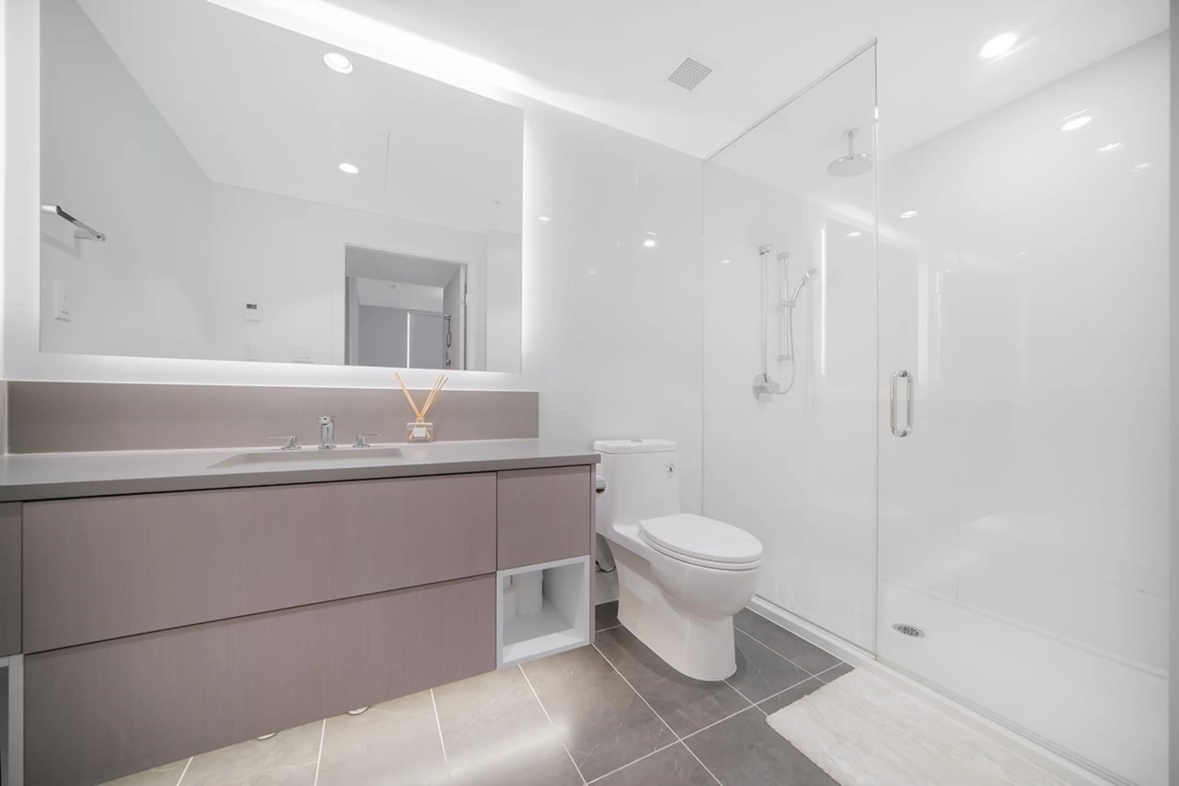 Property at #1401 1675 LIONS GATE, North Vancouver, BC