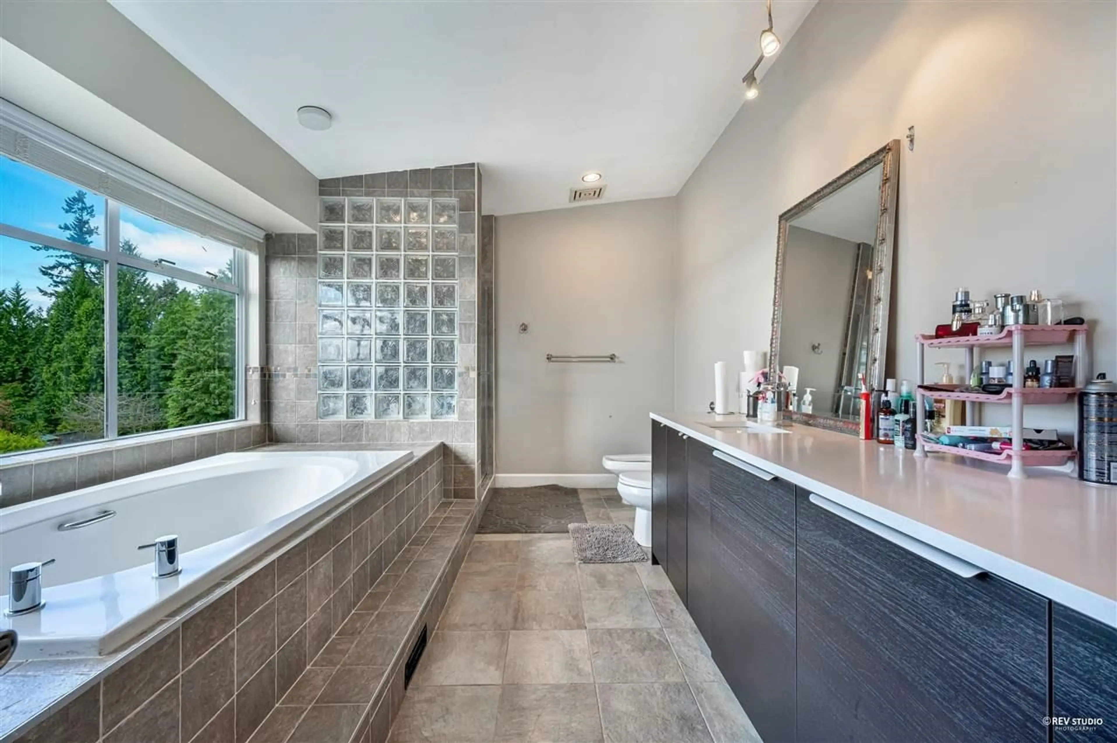 Property at 2585 WESTHILL WAY, West Vancouver, BC