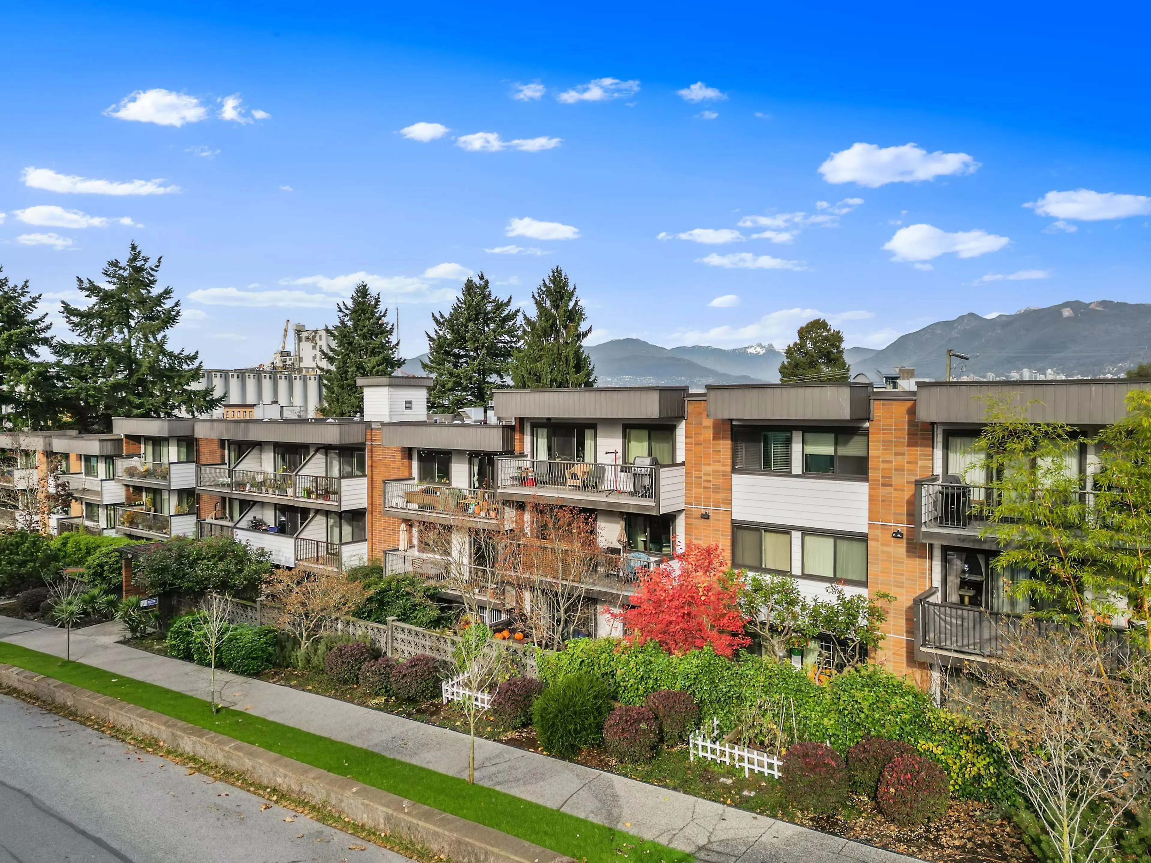 Property at #229 2033 TRIUMPH STREET, Vancouver, BC