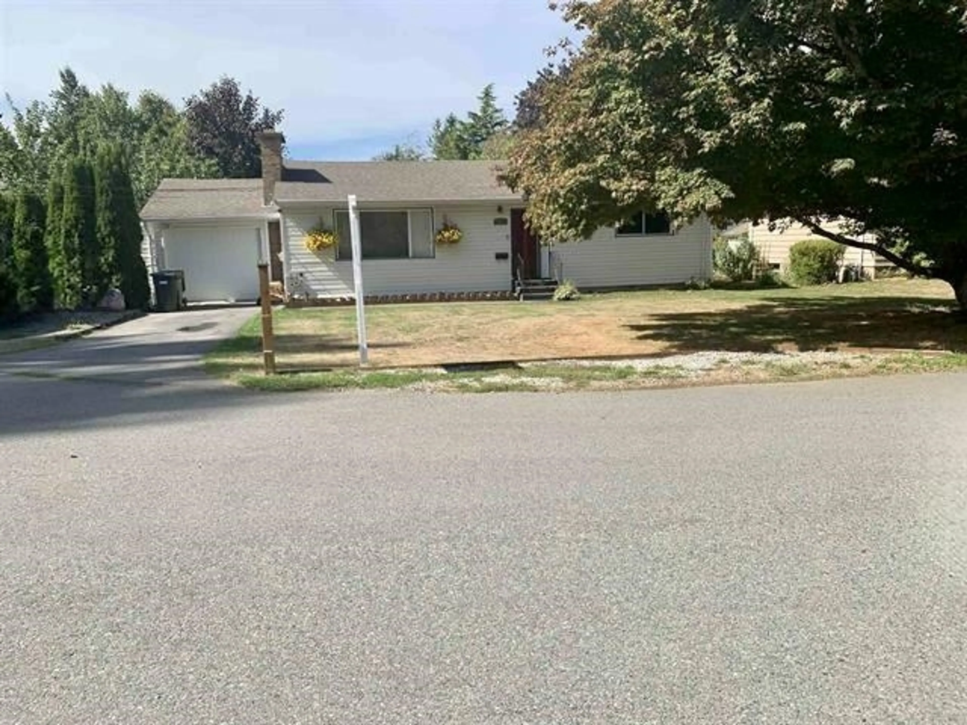 Property at 2075 WILLOW STREET, Abbotsford, BC