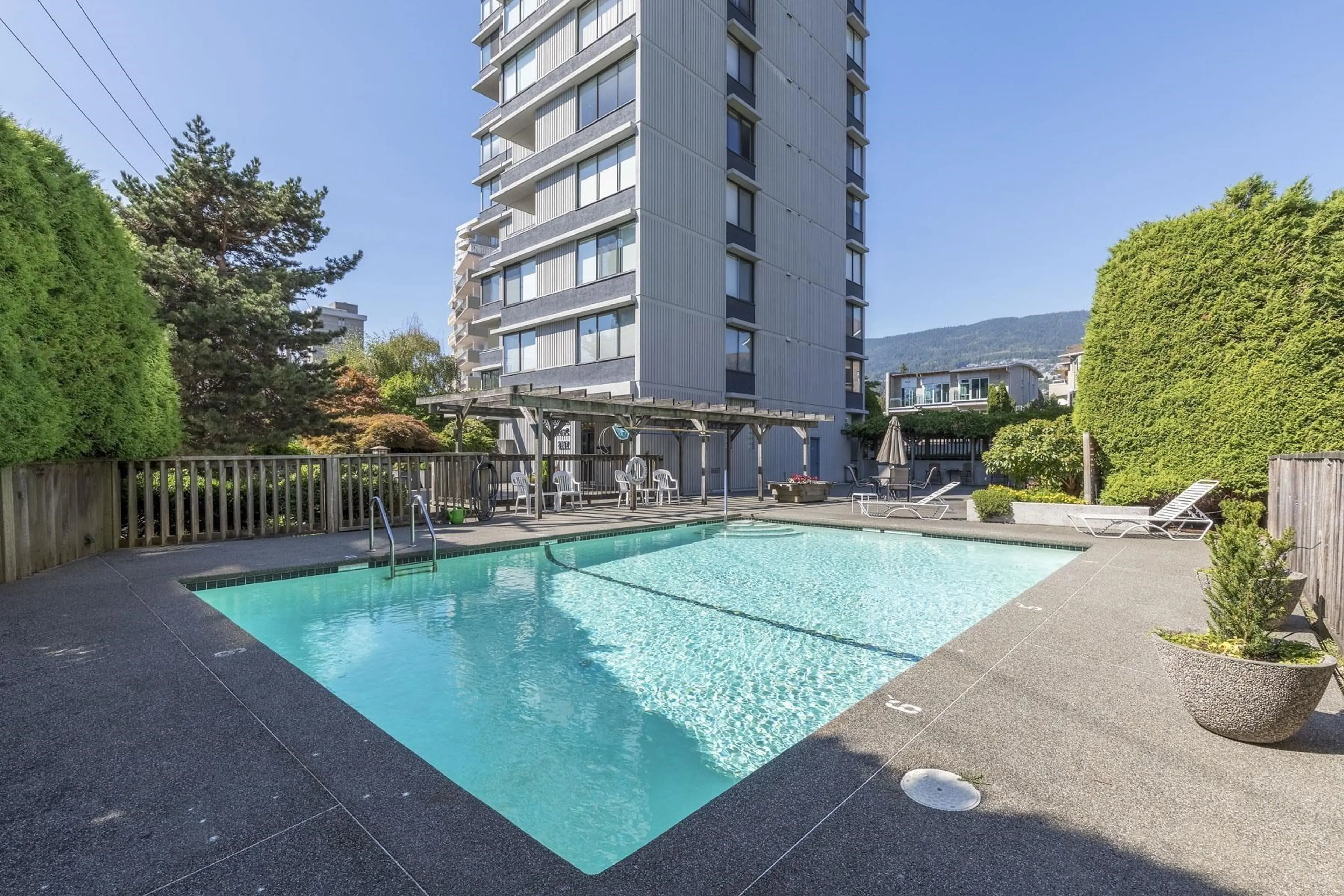 Property at #703 2167 BELLEVUE AVENUE, West Vancouver, BC
