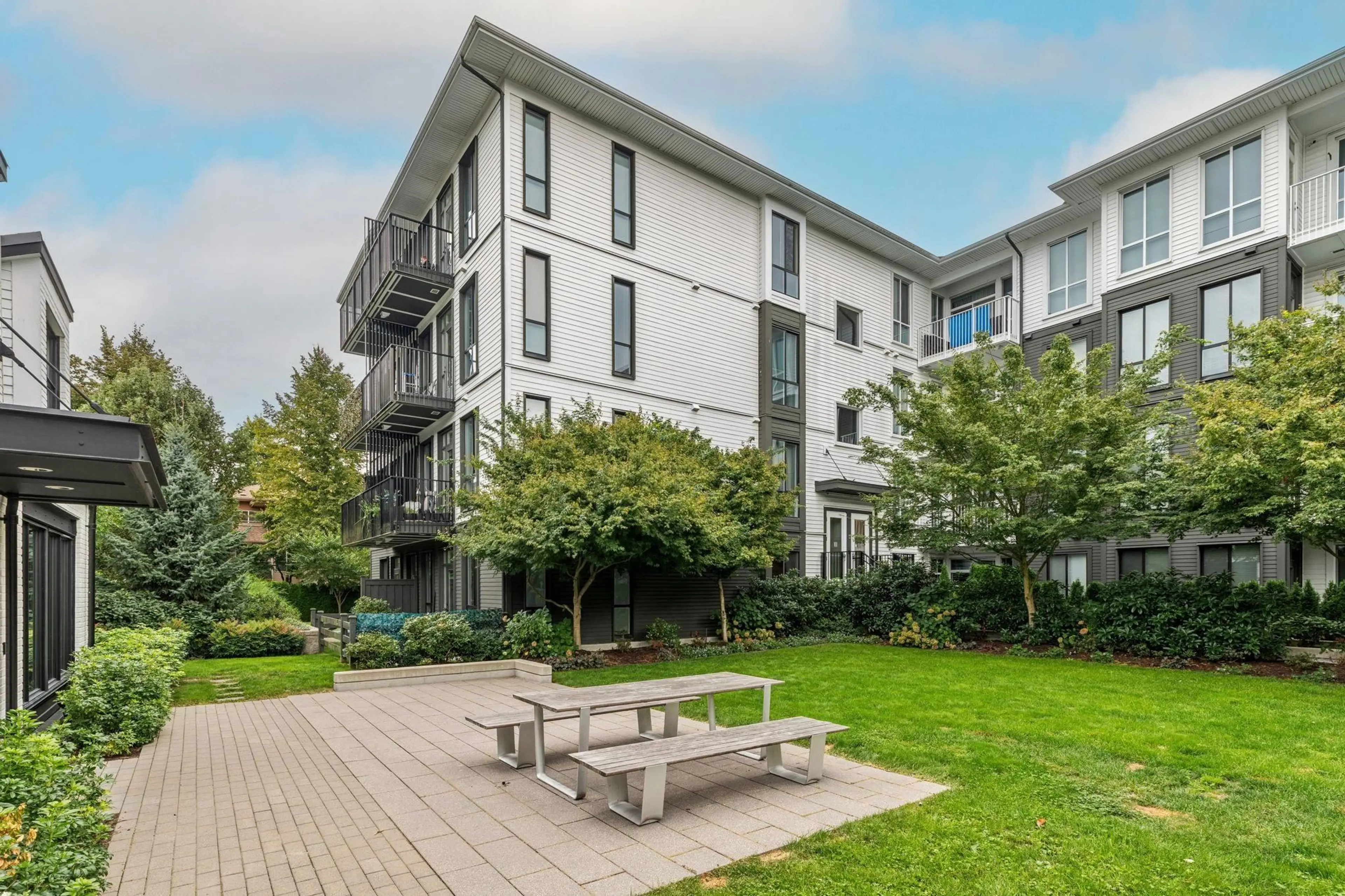 Property at #408 14968 101A AVENUE, Surrey, BC