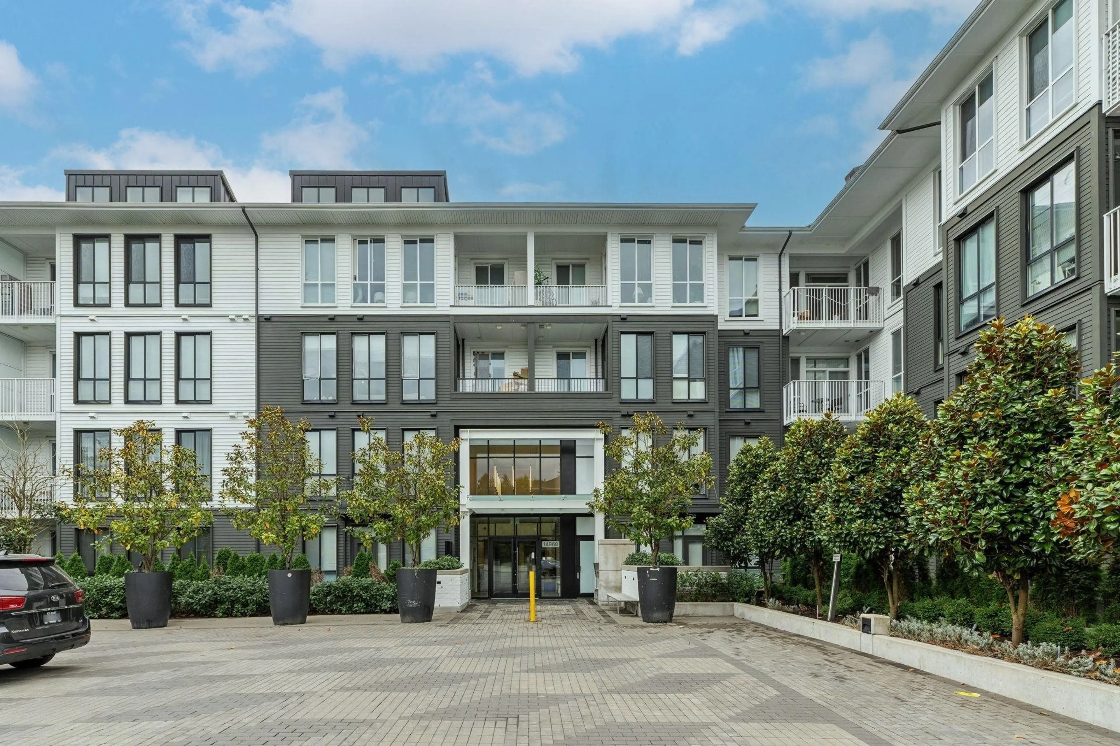 Property at #408 14968 101A AVENUE, Surrey, BC