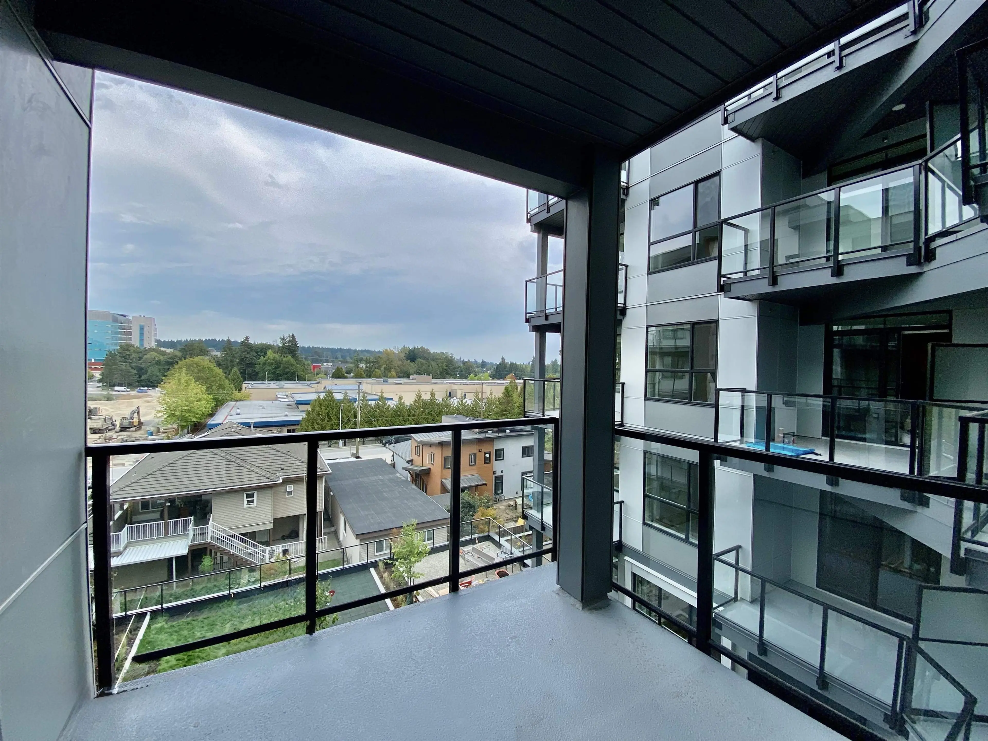 Property at #401 13458 95 AVENUE, Surrey, BC