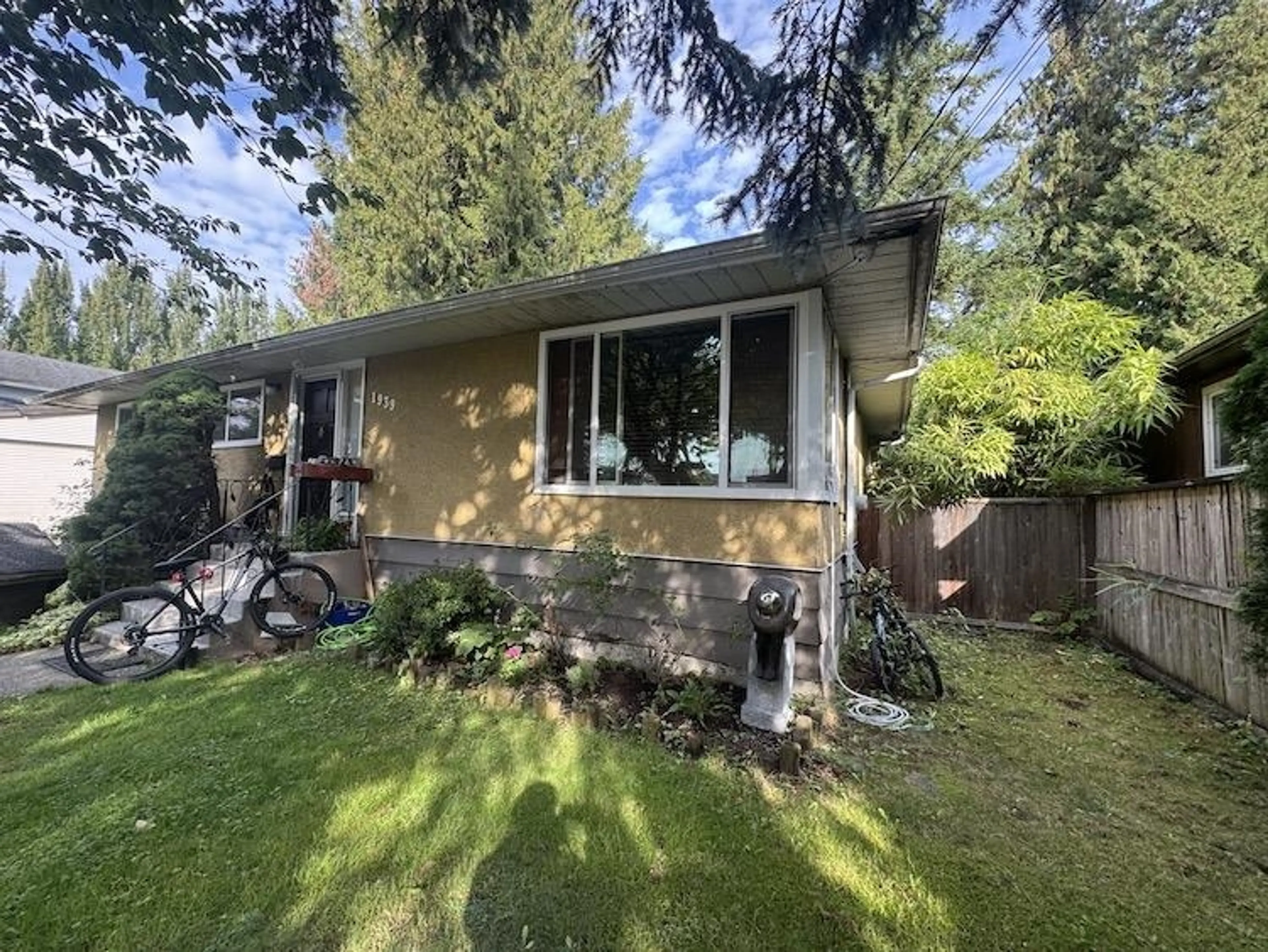 Property at 1939 WESTMINSTER AVENUE, Port Coquitlam, BC