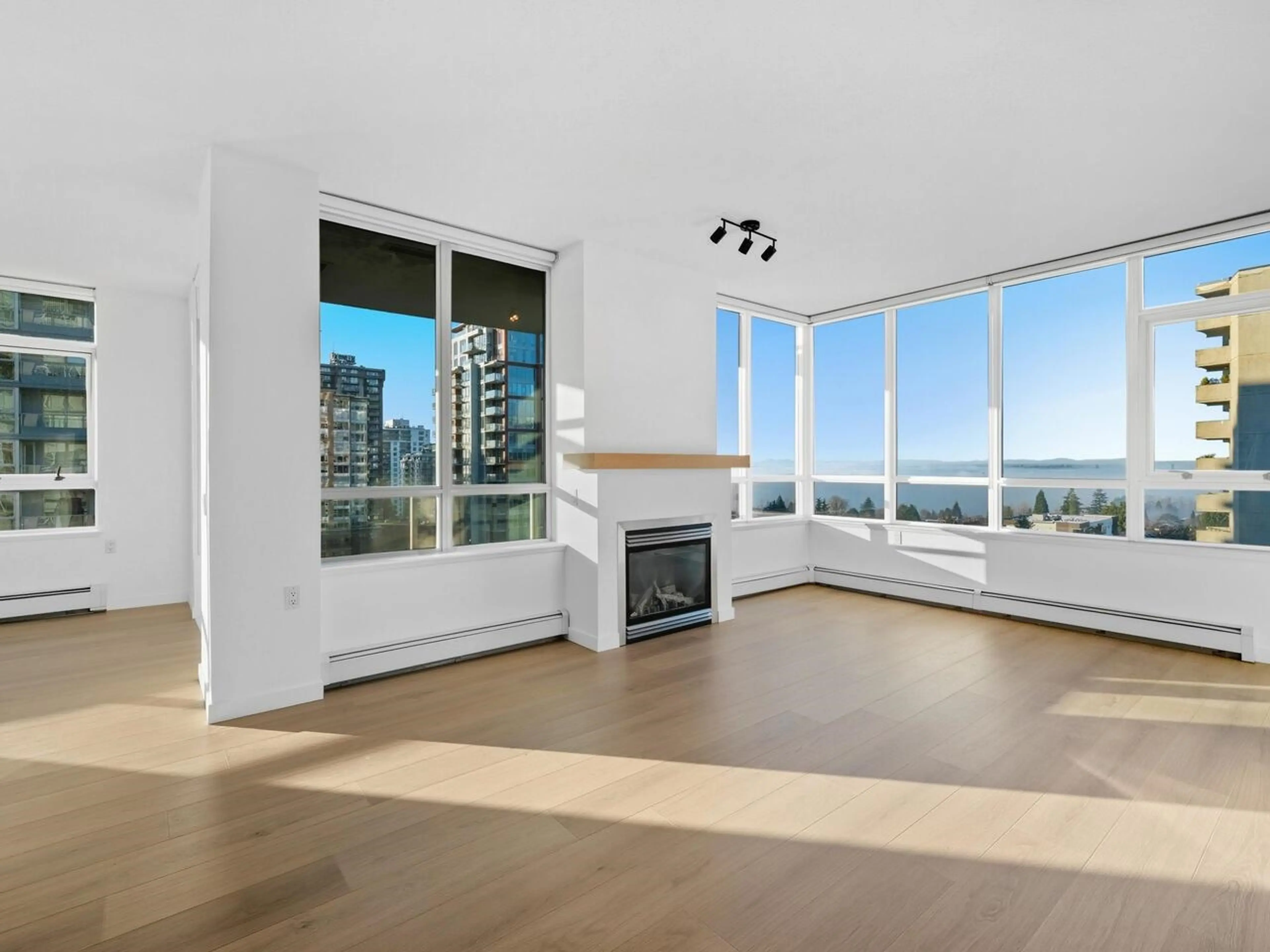 Property at #801 120 W 16TH STREET, North Vancouver, BC