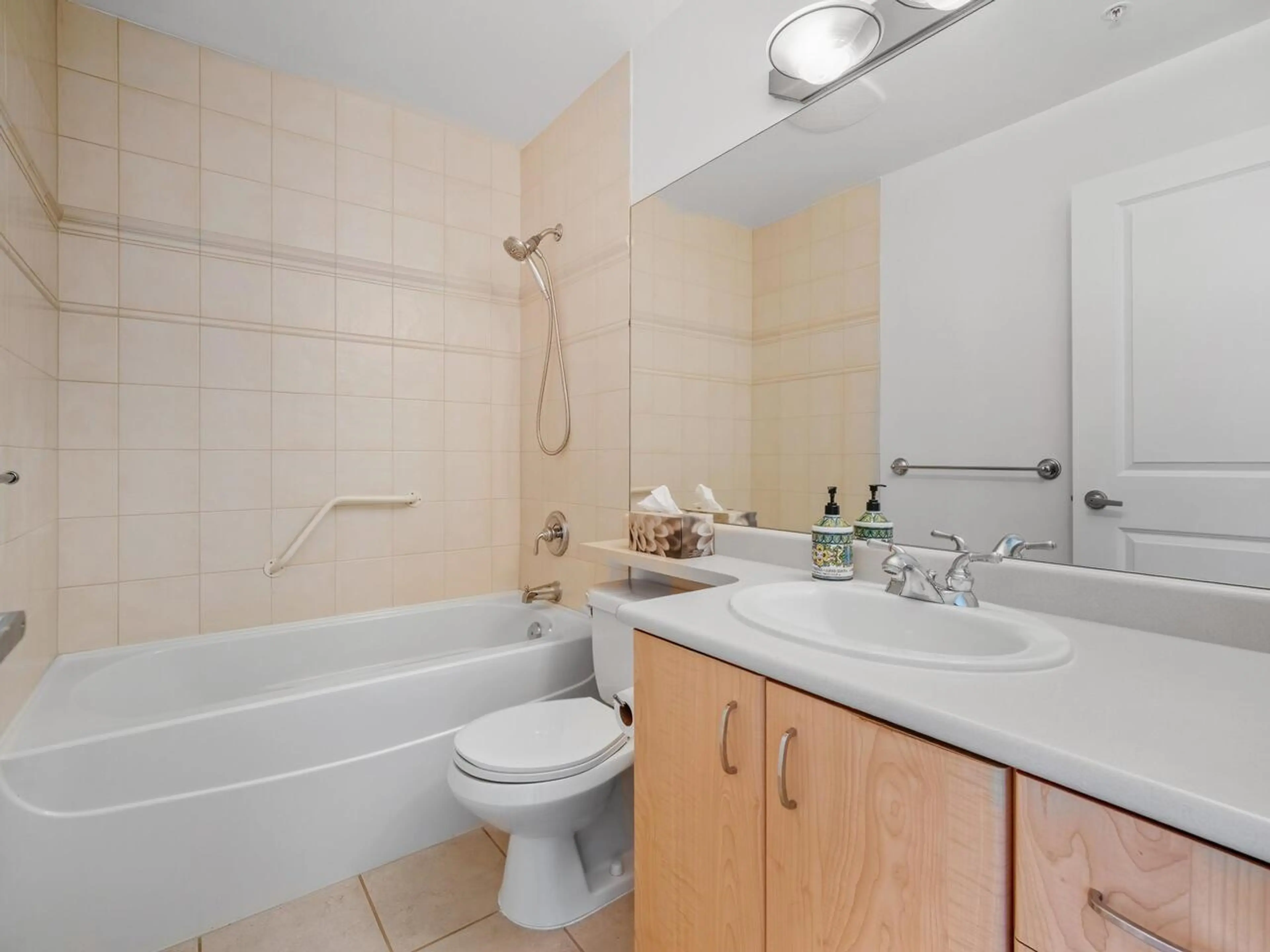 Property at #801 120 W 16TH STREET, North Vancouver, BC