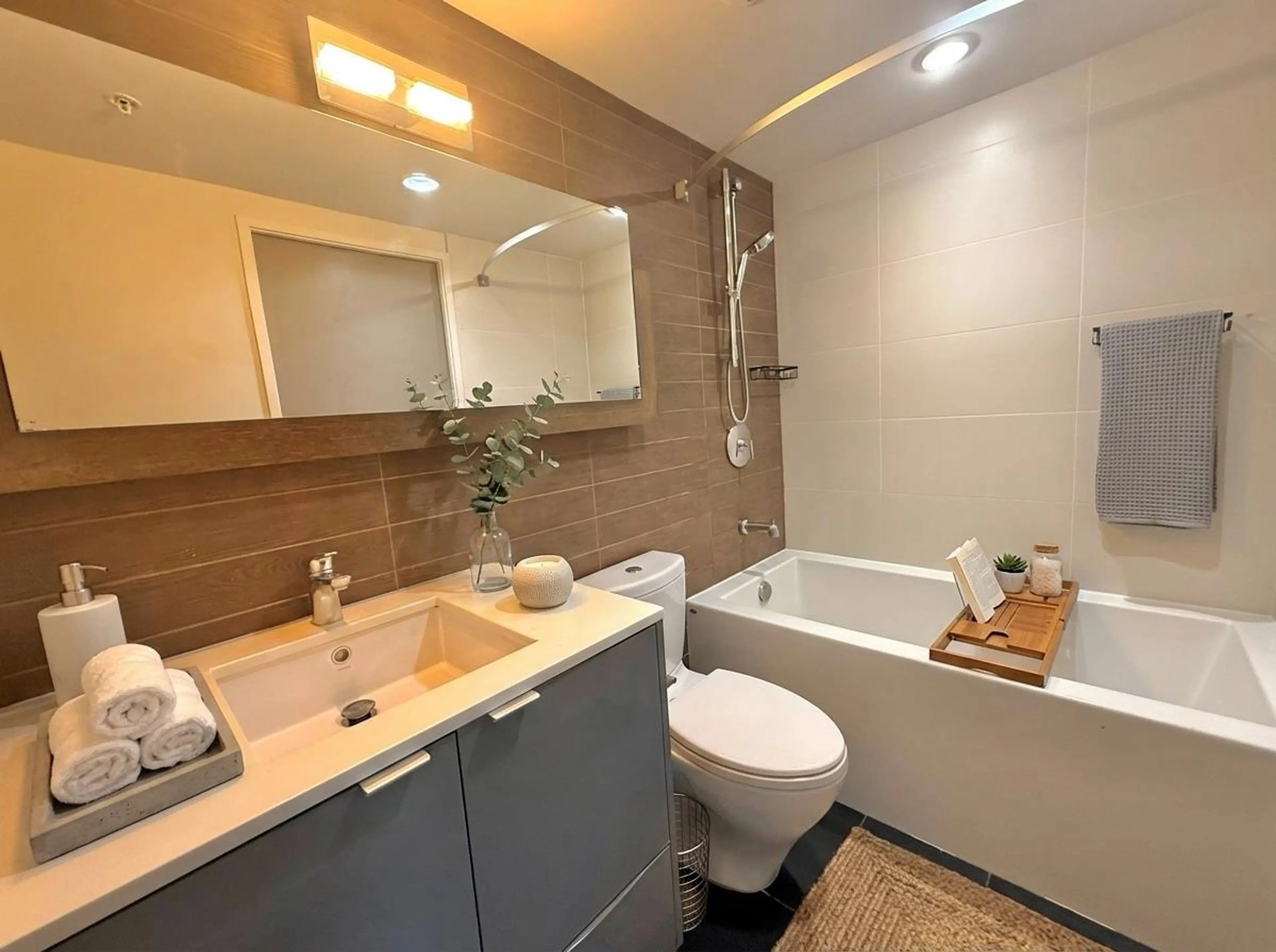 Property at #709 161 W GEORGIA STREET, Vancouver, BC