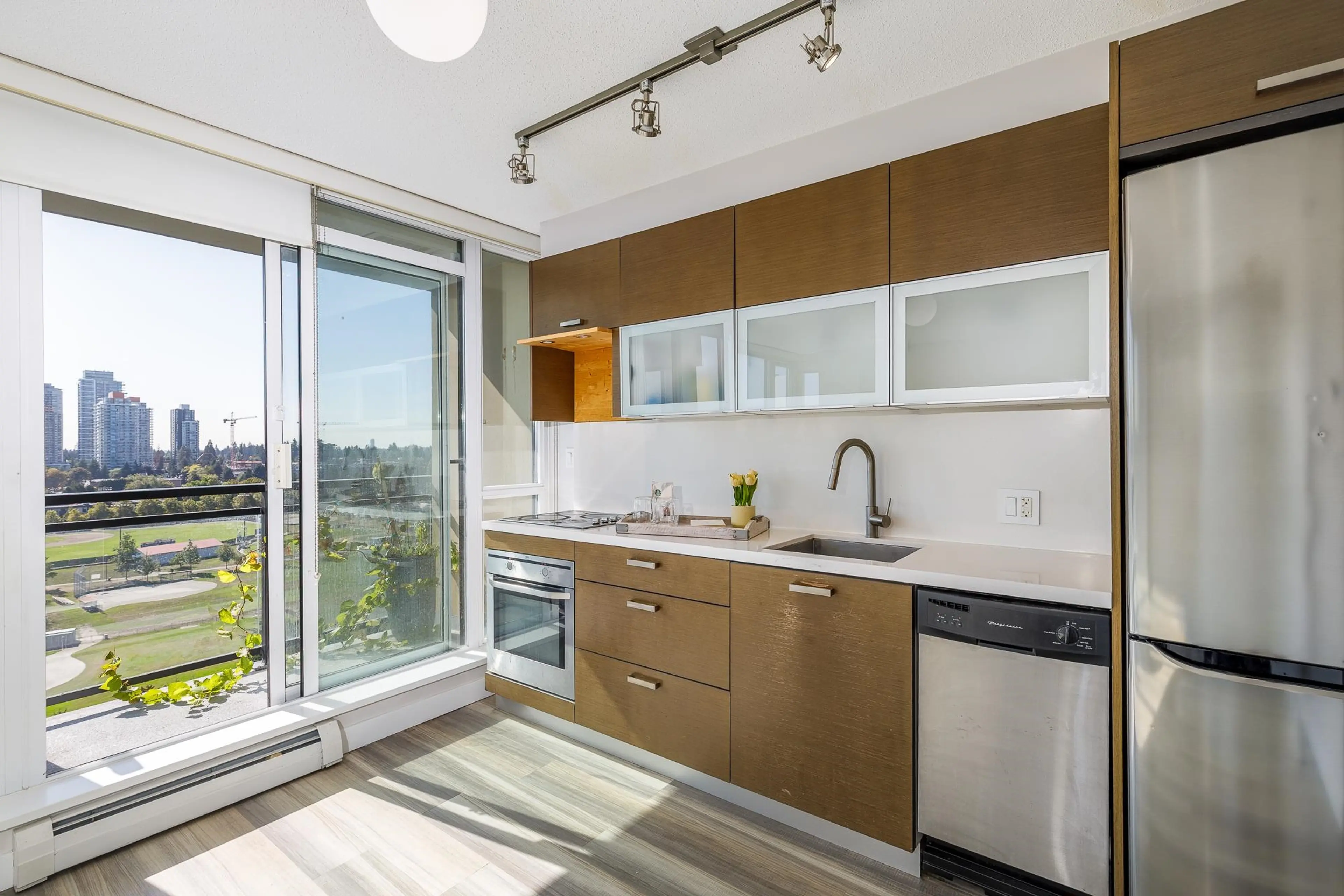 Property at #1603 10777 UNIVERSITY DRIVE, Surrey, BC