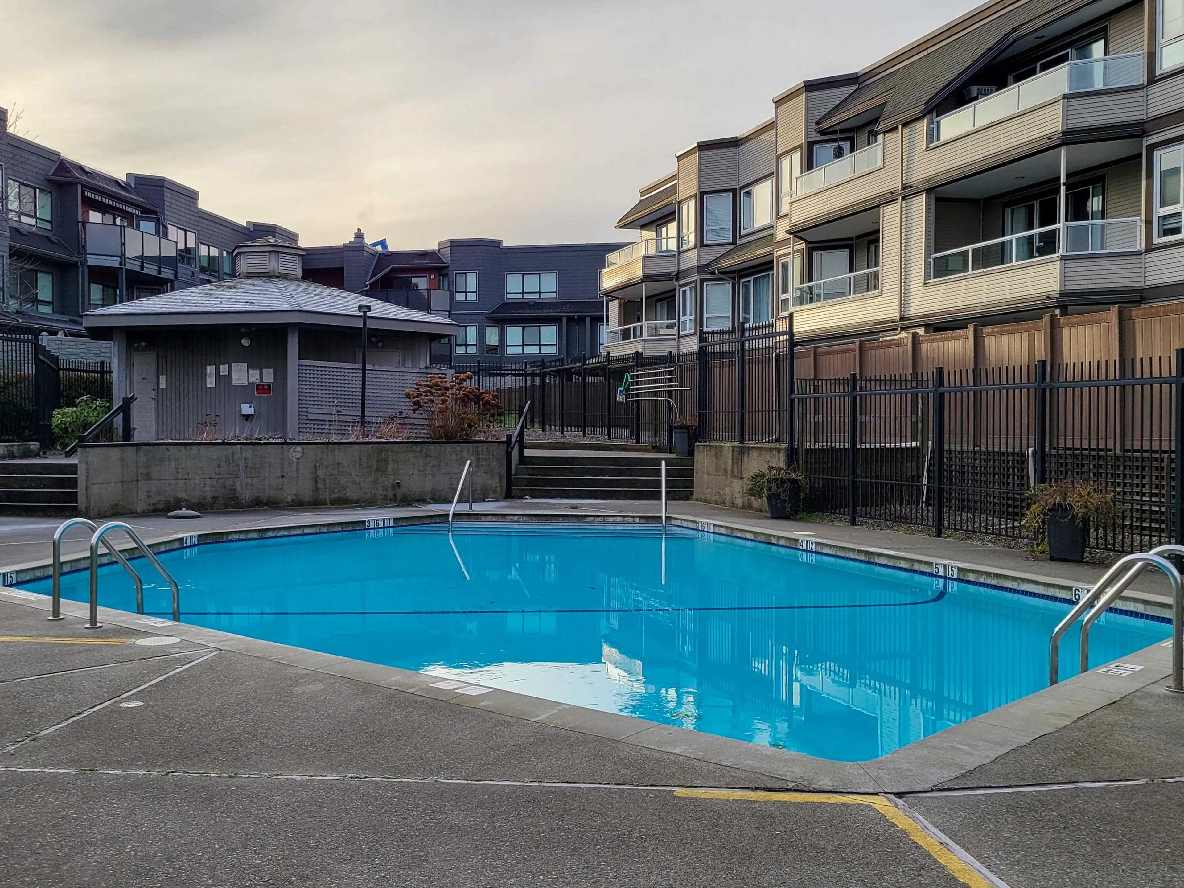 Property at #321 1850 E SOUTHMERE CRESCENT, Surrey, BC