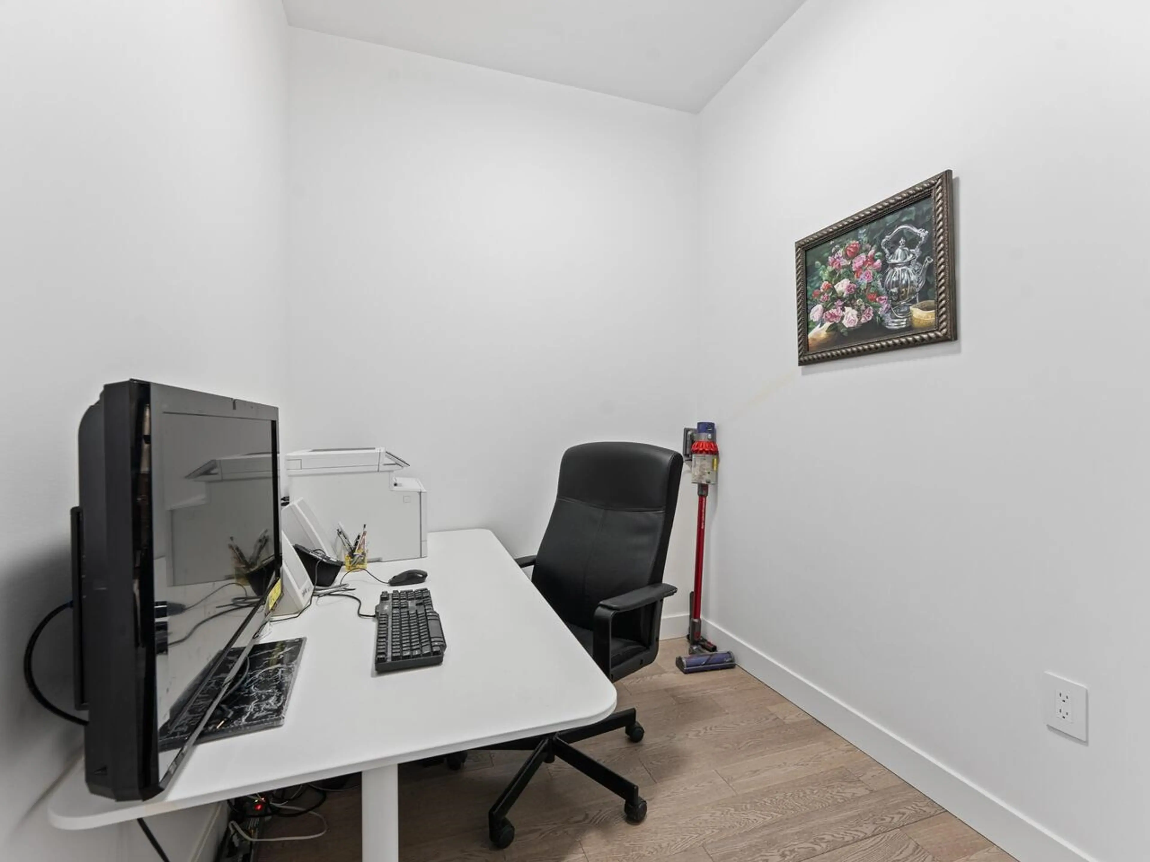 Property at #302 3220 CONNAUGHT CRESCENT, North Vancouver, BC