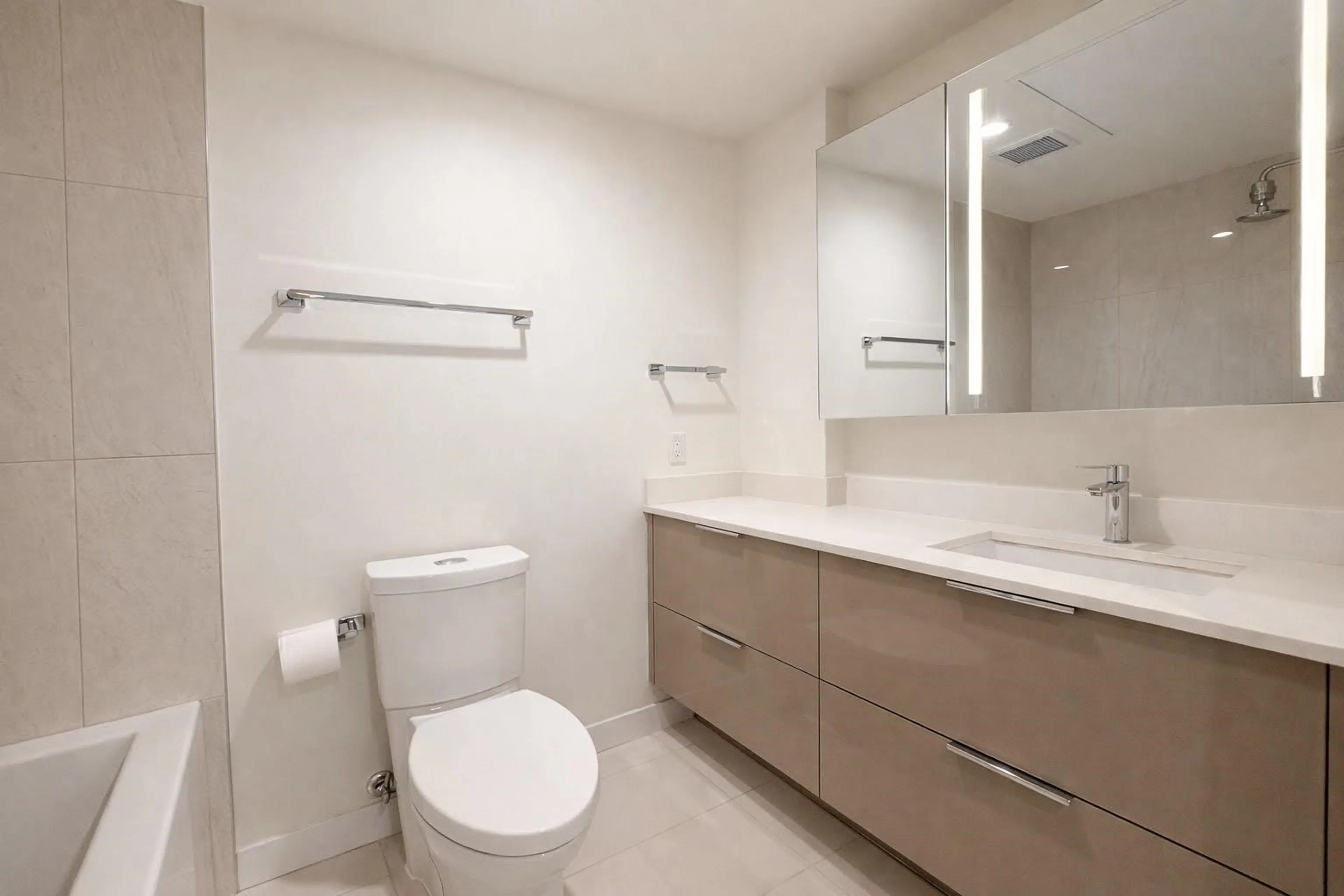 Property at #405 1401 HUNTER STREET, North Vancouver, BC