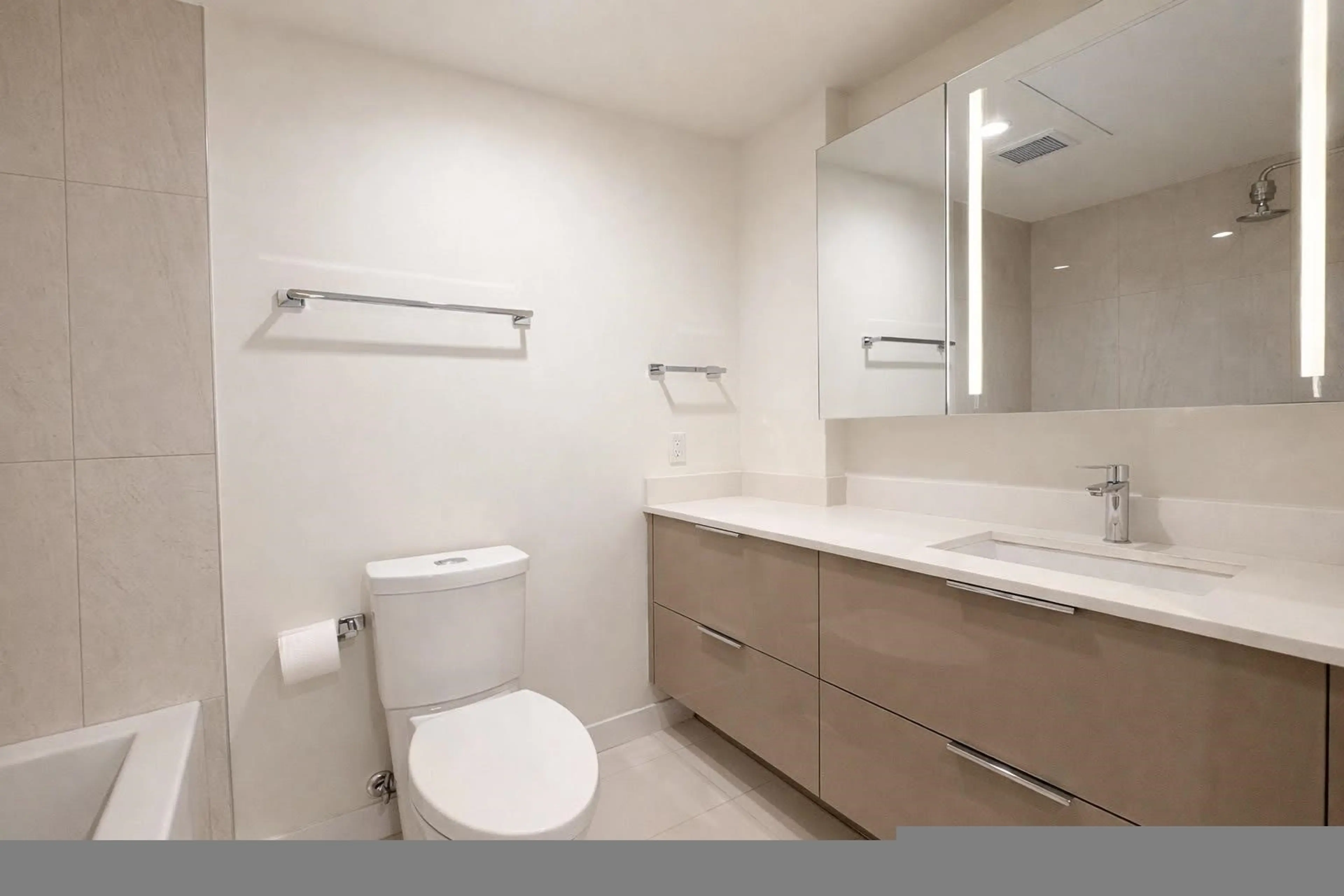 Property at #405 1401 HUNTER STREET, North Vancouver, BC