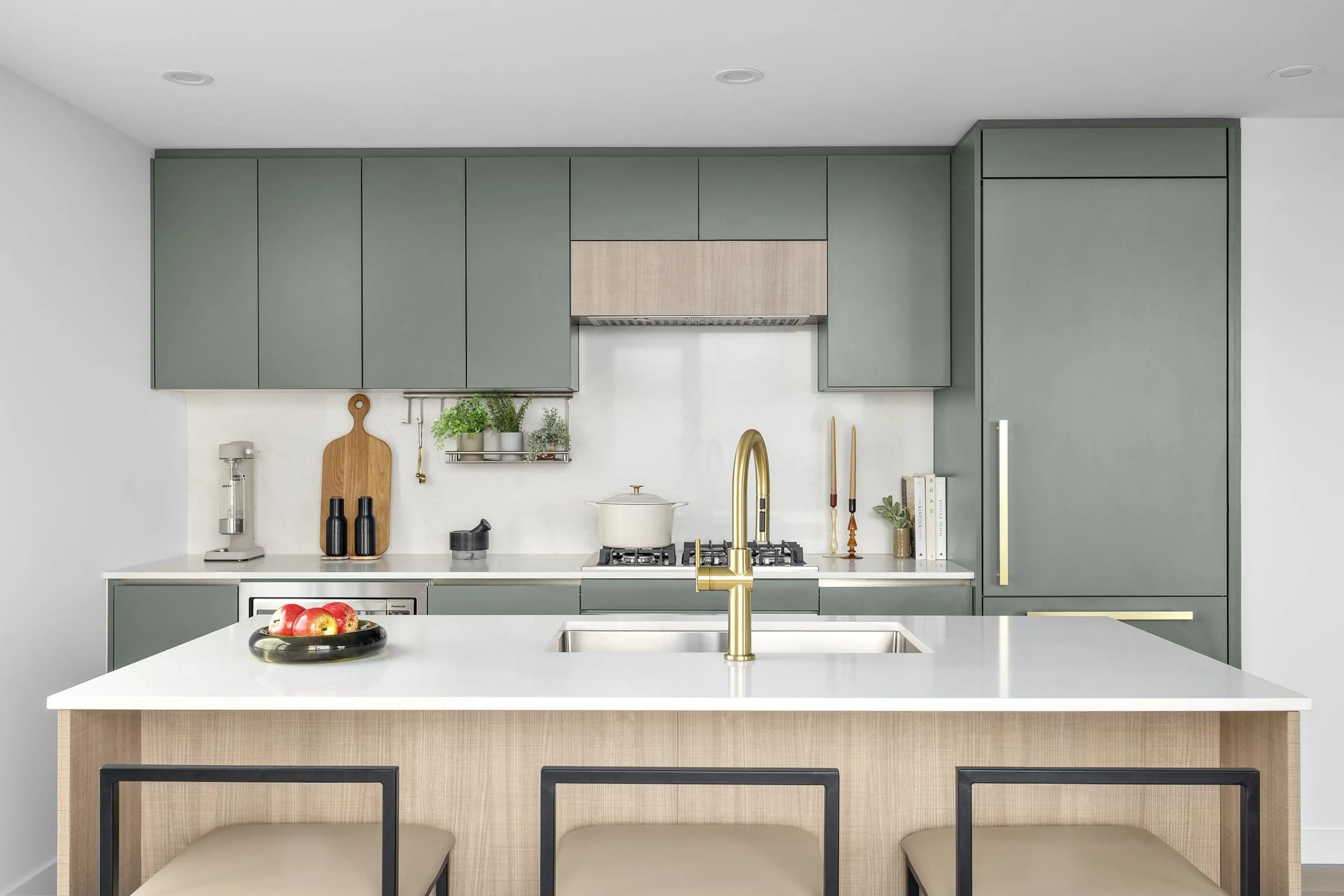 Property at #2608 13573 98A AVENUE, Surrey, BC