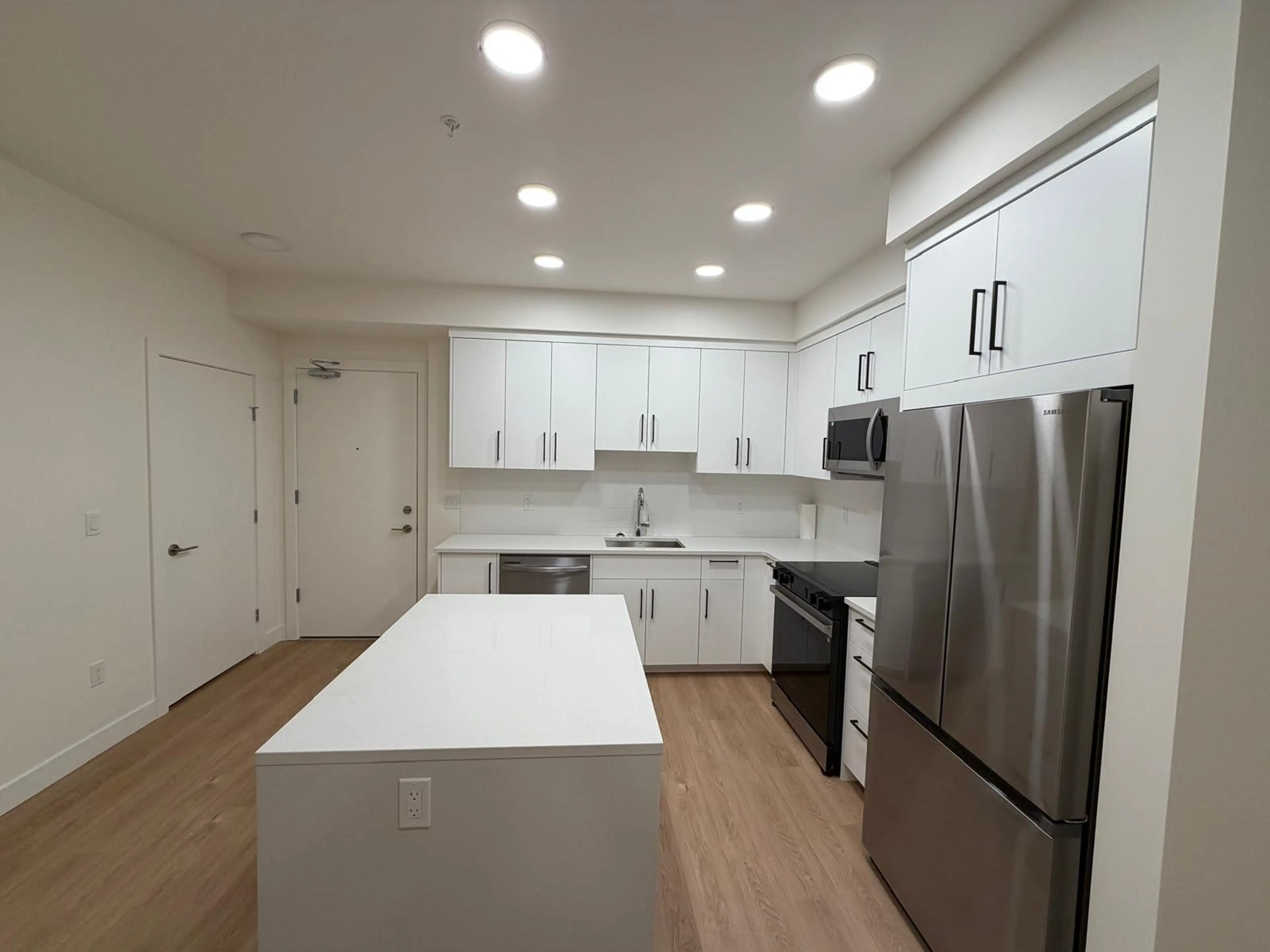 Property at #309 33816 SOUTH FRASER WAY, Abbotsford, BC