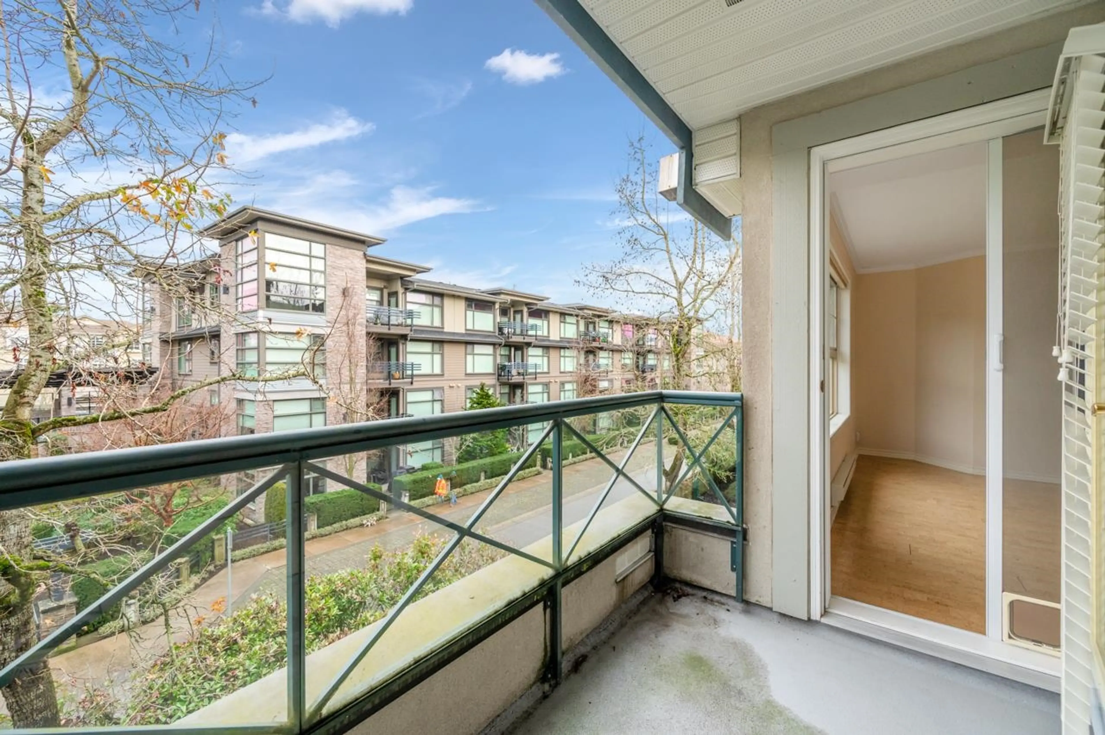 Property at #302 15325 17 AVENUE, Surrey, BC