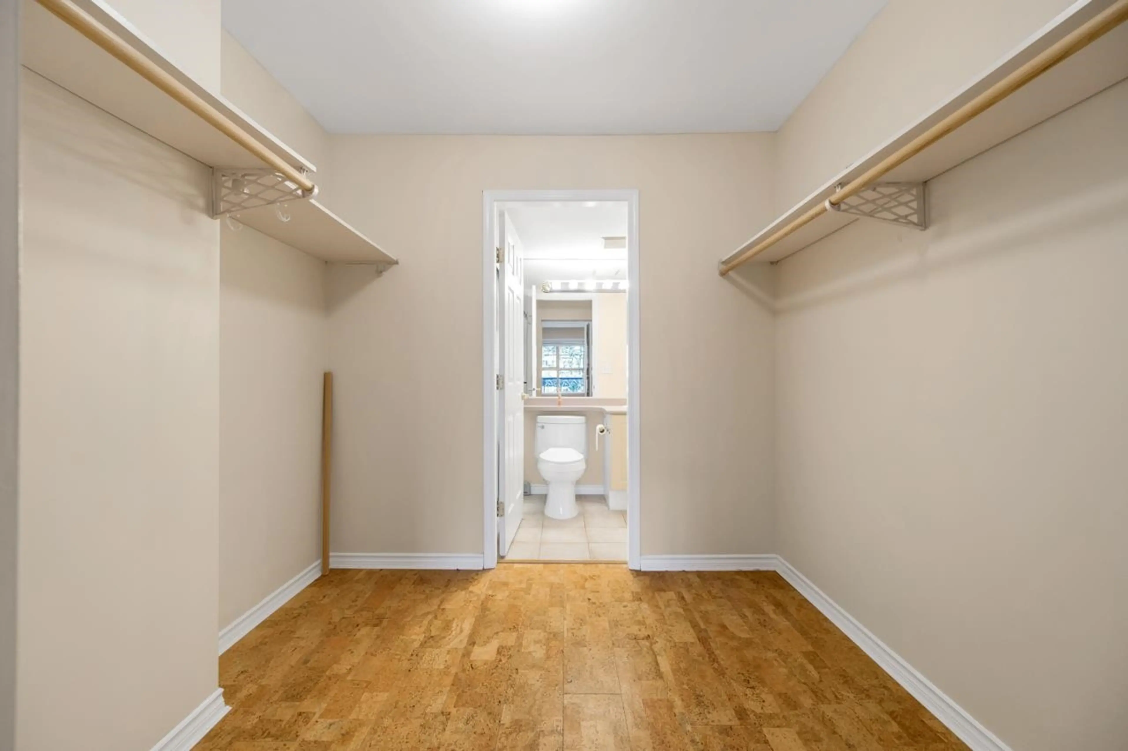 Property at #302 15325 17 AVENUE, Surrey, BC