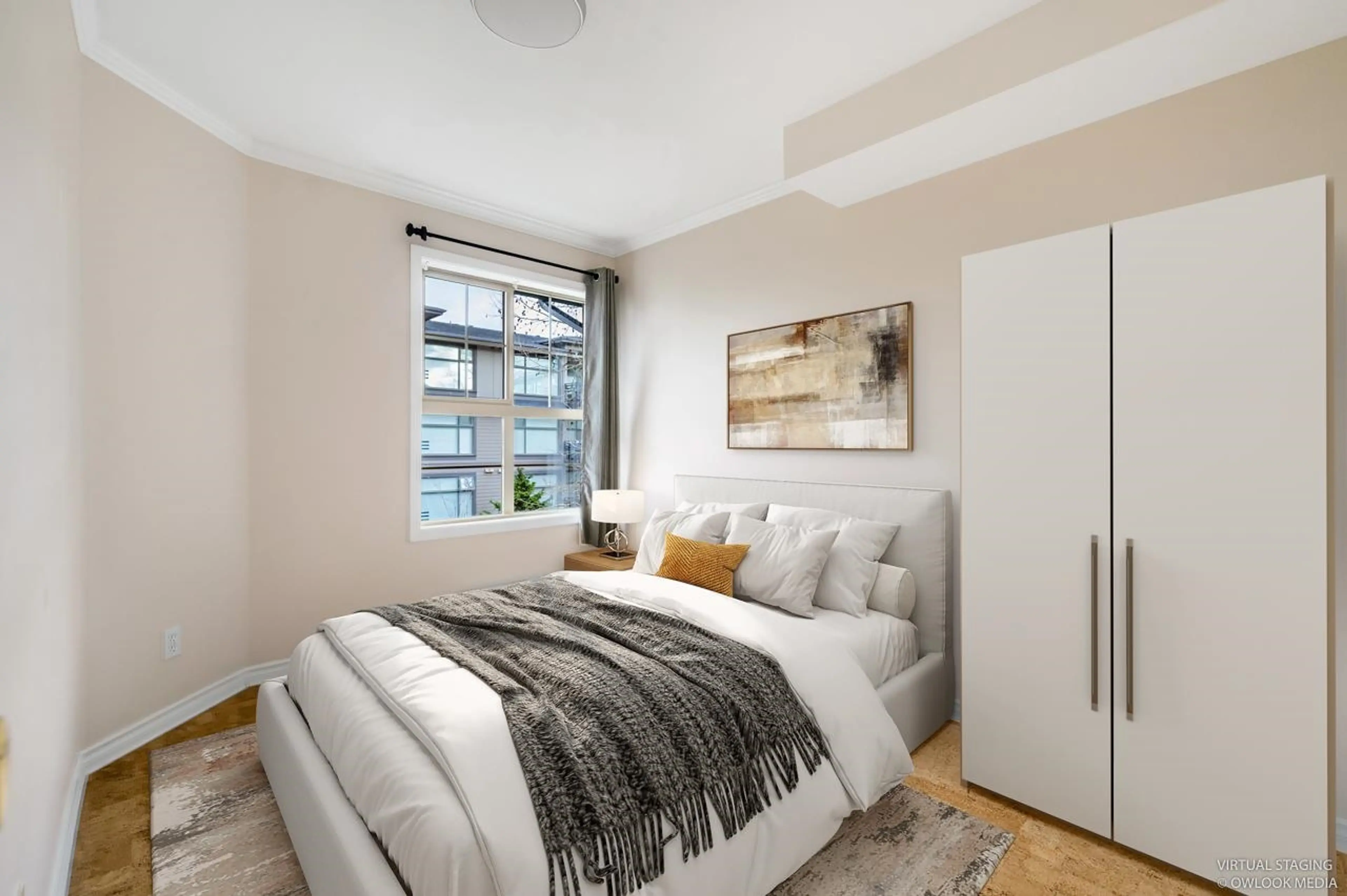 Property at #302 15325 17 AVENUE, Surrey, BC