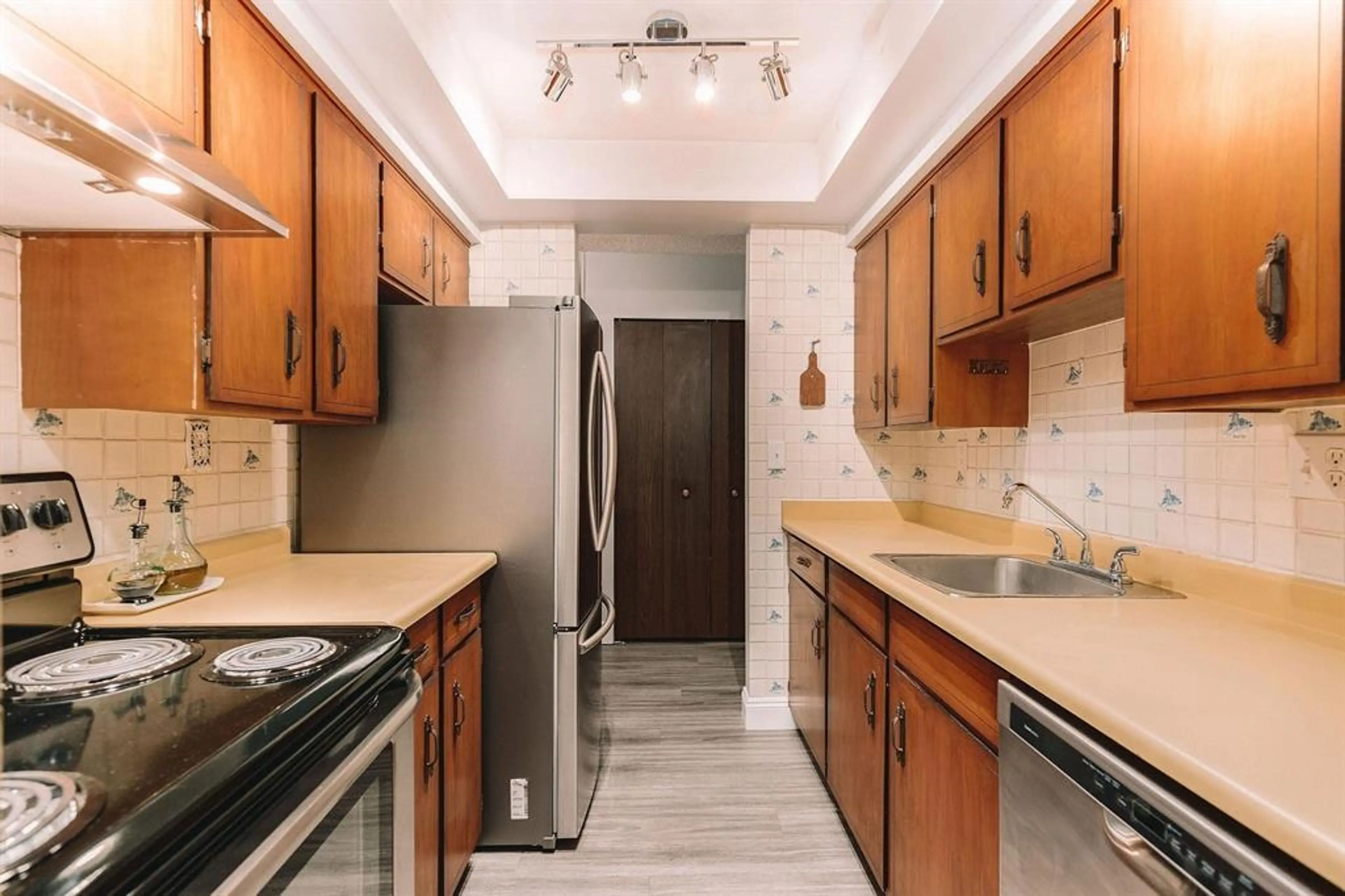 Property at #206 410 AGNES STREET, New Westminster, BC