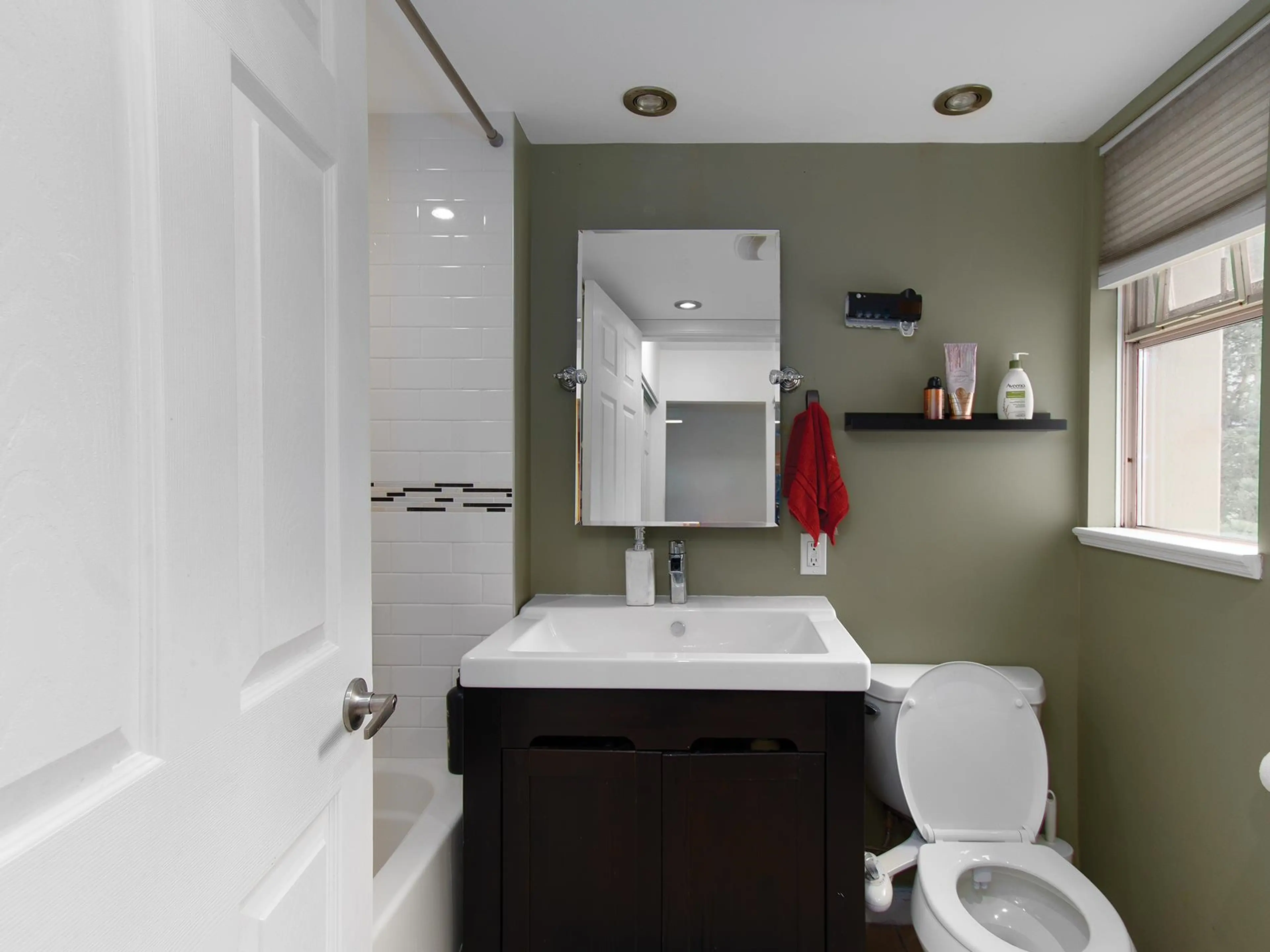 Property at #303 14881 103A AVENUE, Surrey, BC