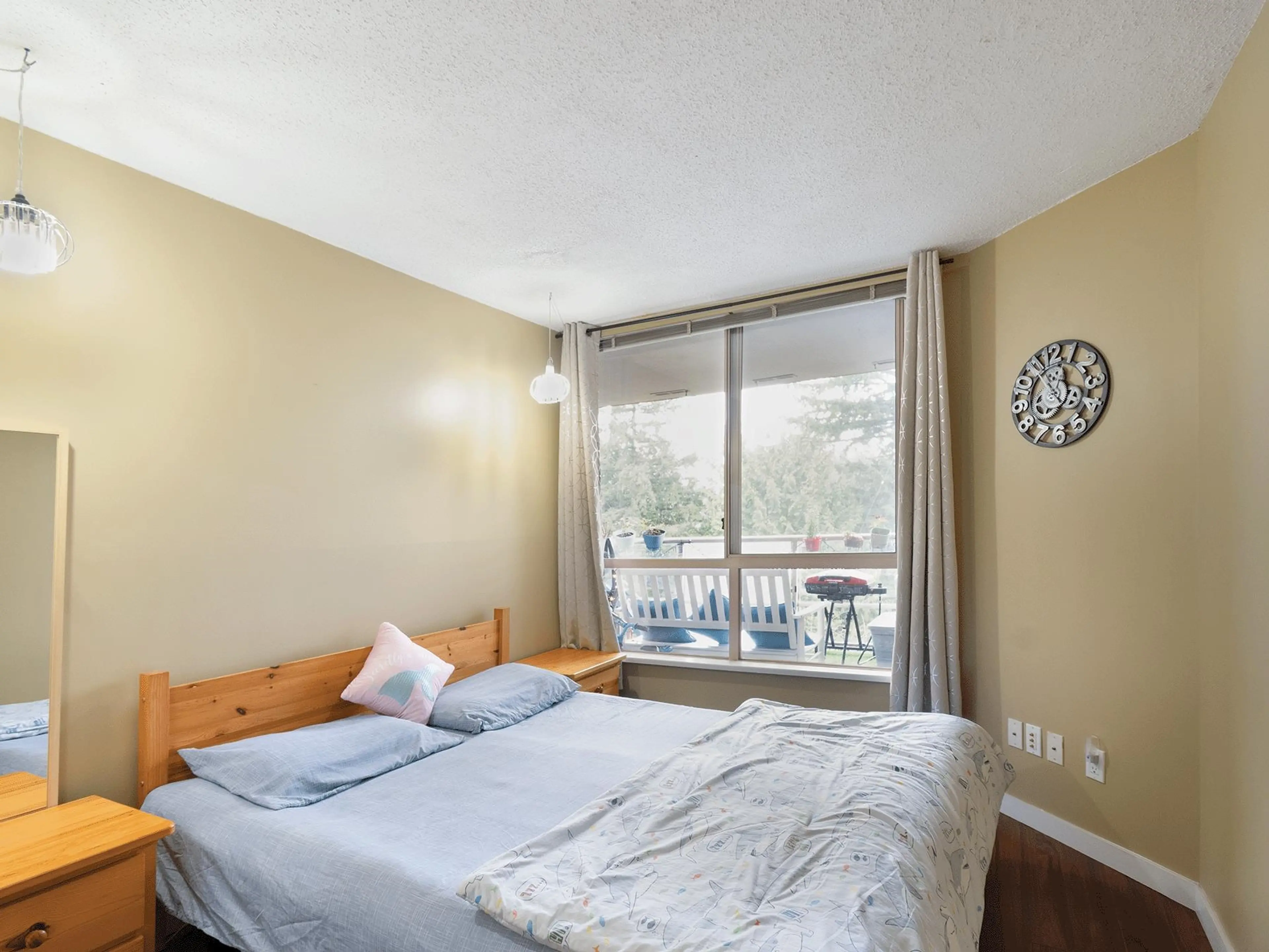 Property at #303 14881 103A AVENUE, Surrey, BC