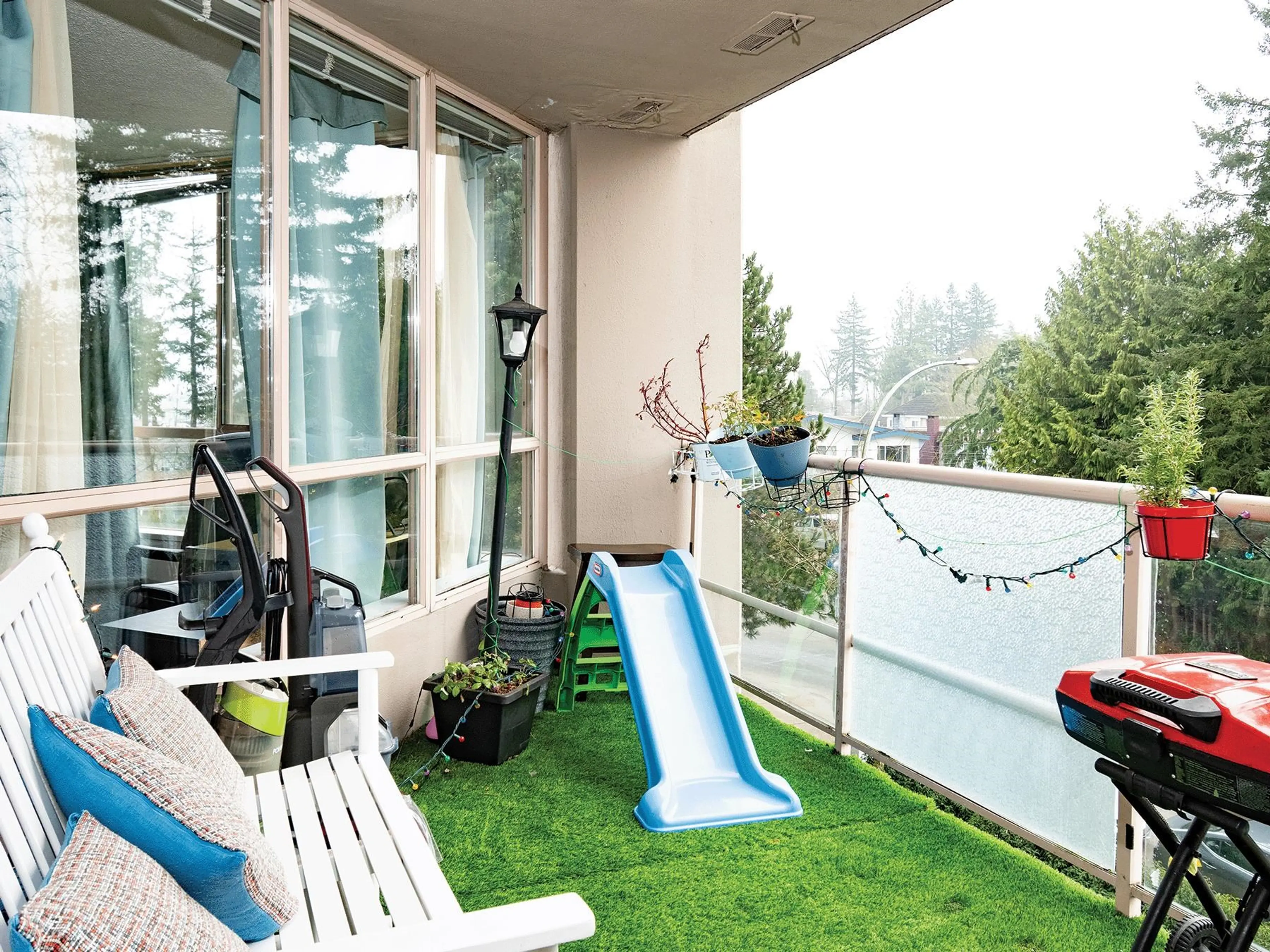 Property at #303 14881 103A AVENUE, Surrey, BC