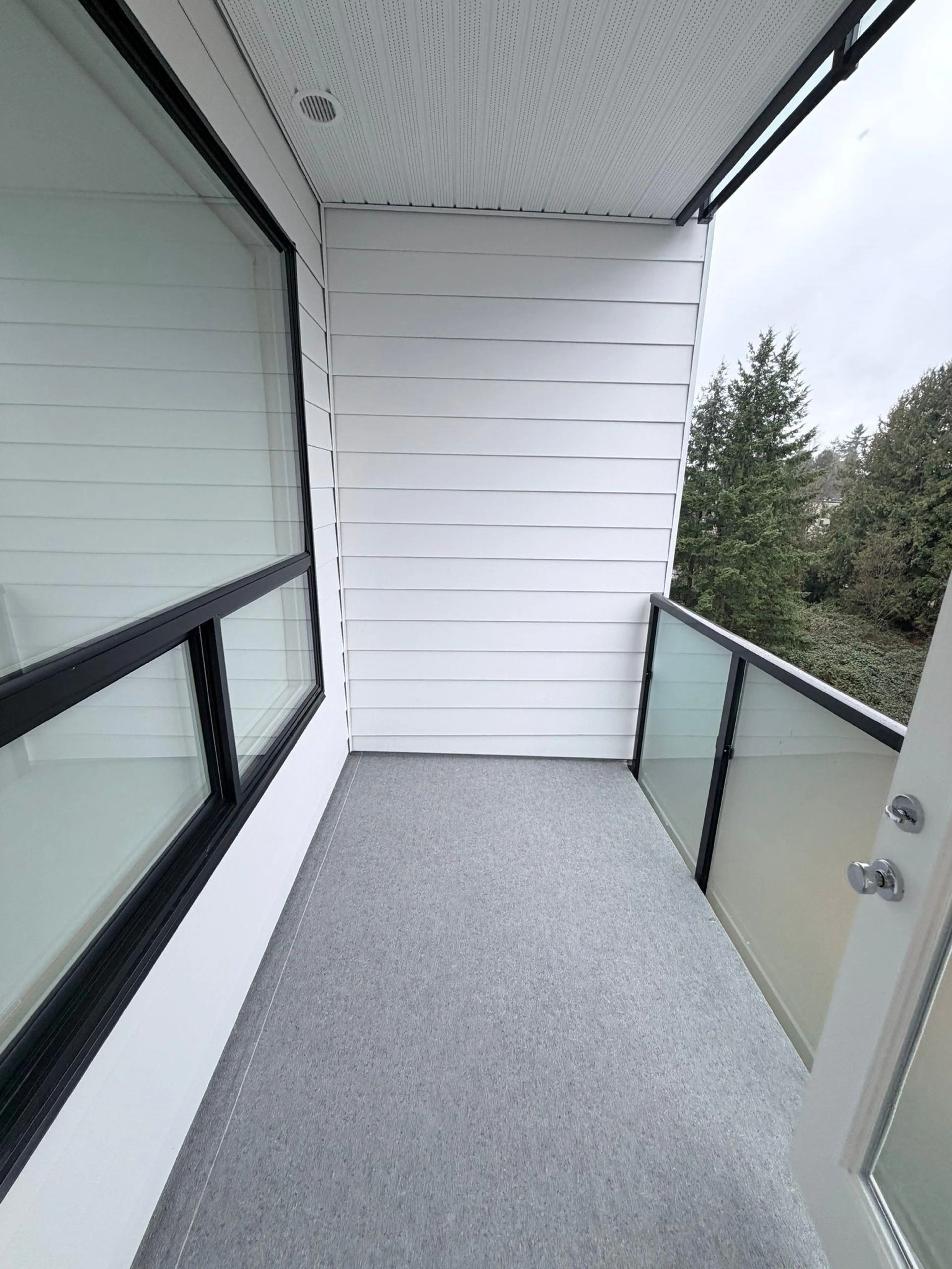 Property at #512 14778 106 AVENUE, Surrey, BC