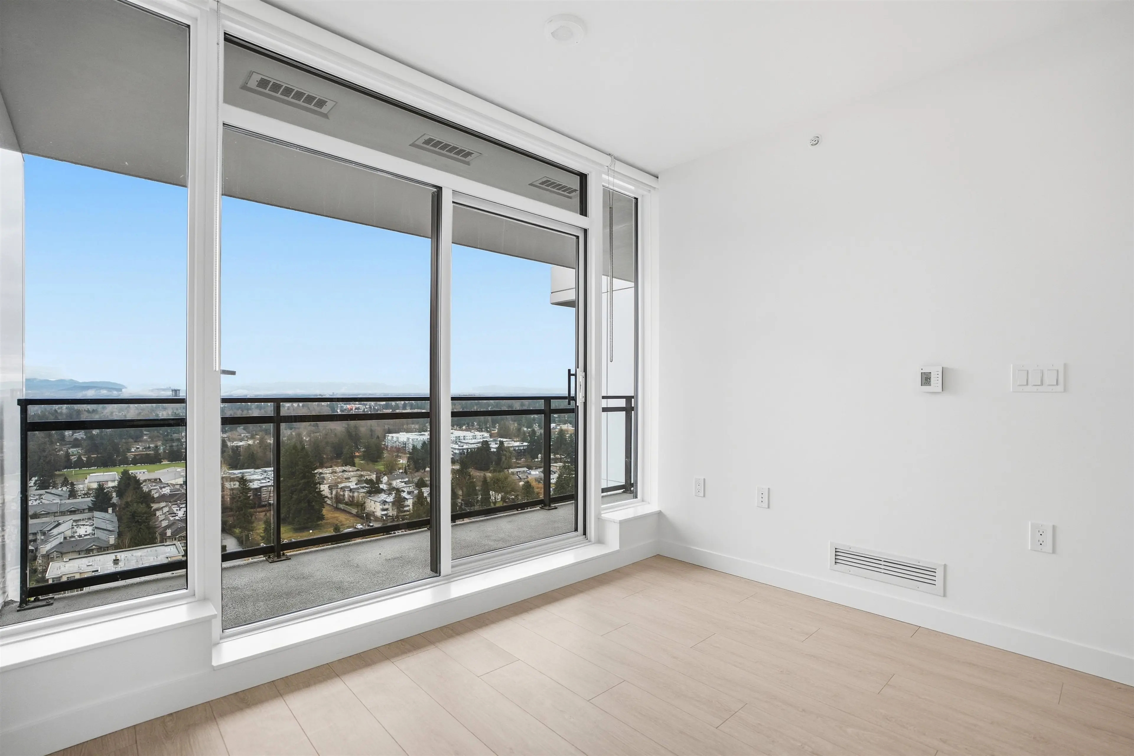 Property at #2901 13675 107A AVENUE, Surrey, BC