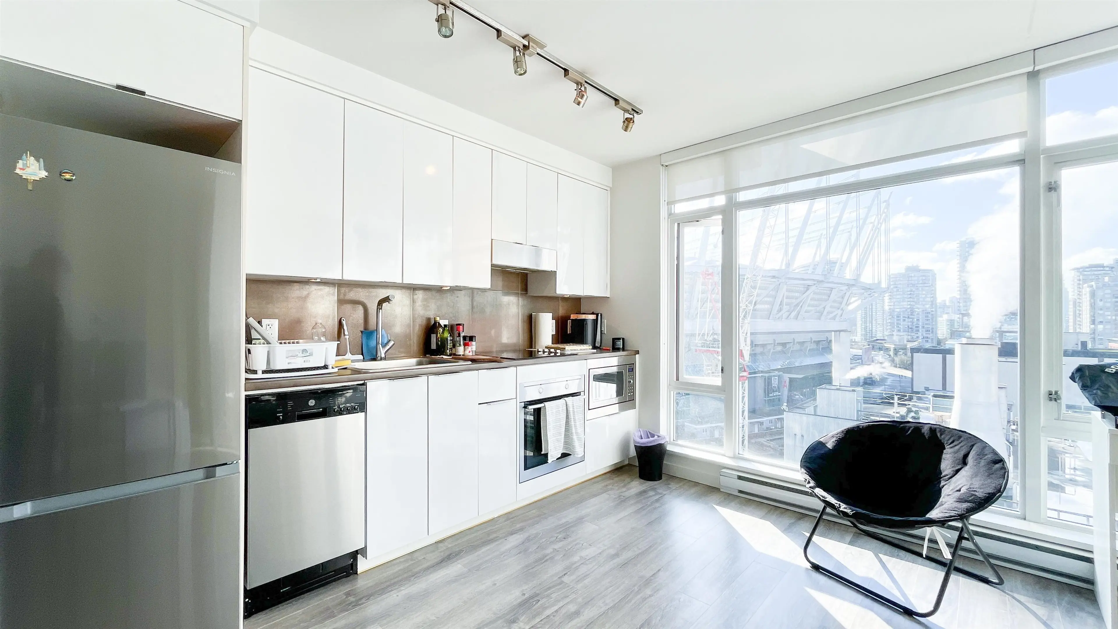 Property at #905 161 W GEORGIA STREET, Vancouver, BC
