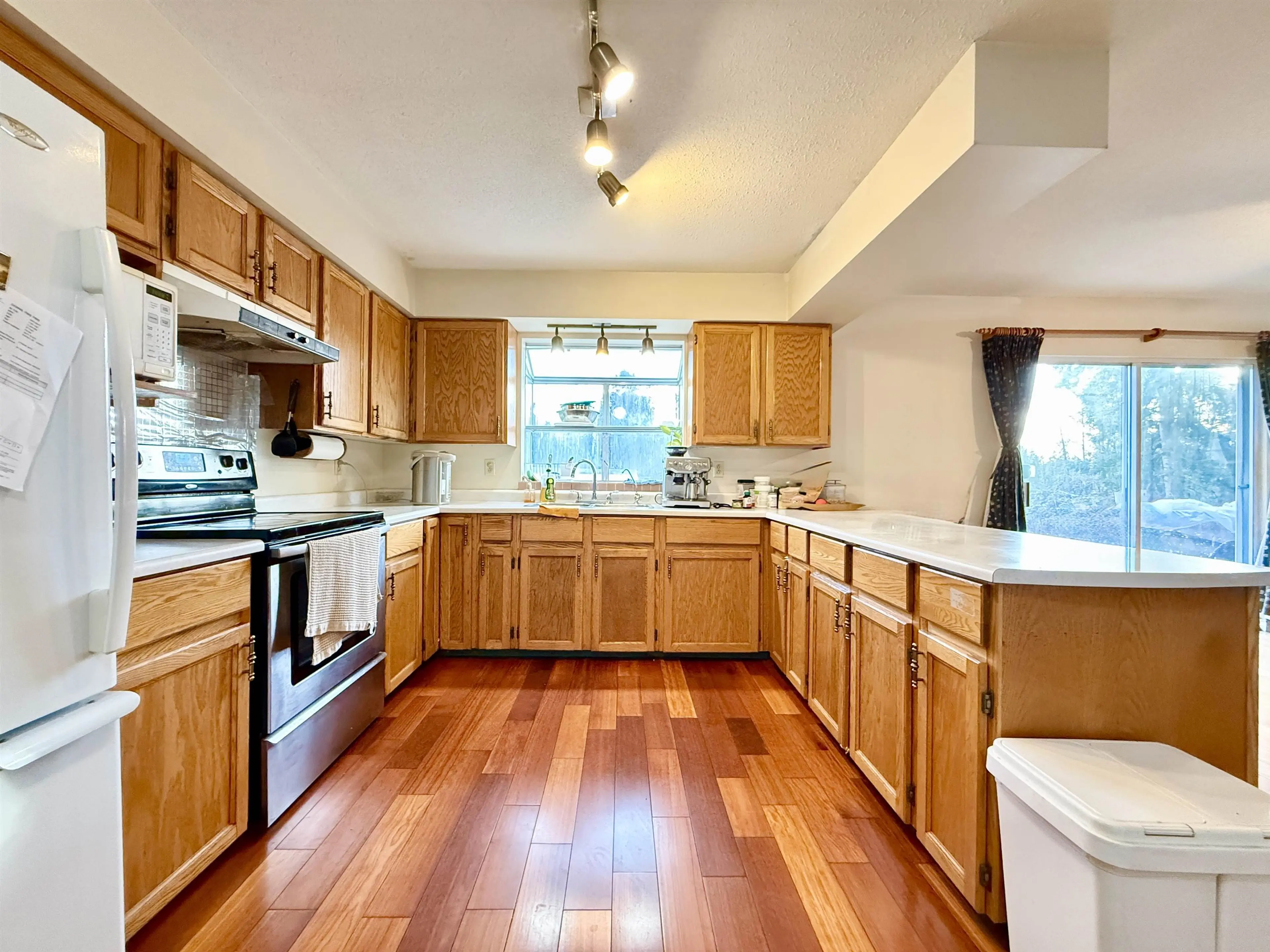 Property at 18572 76 AVENUE, Surrey, BC