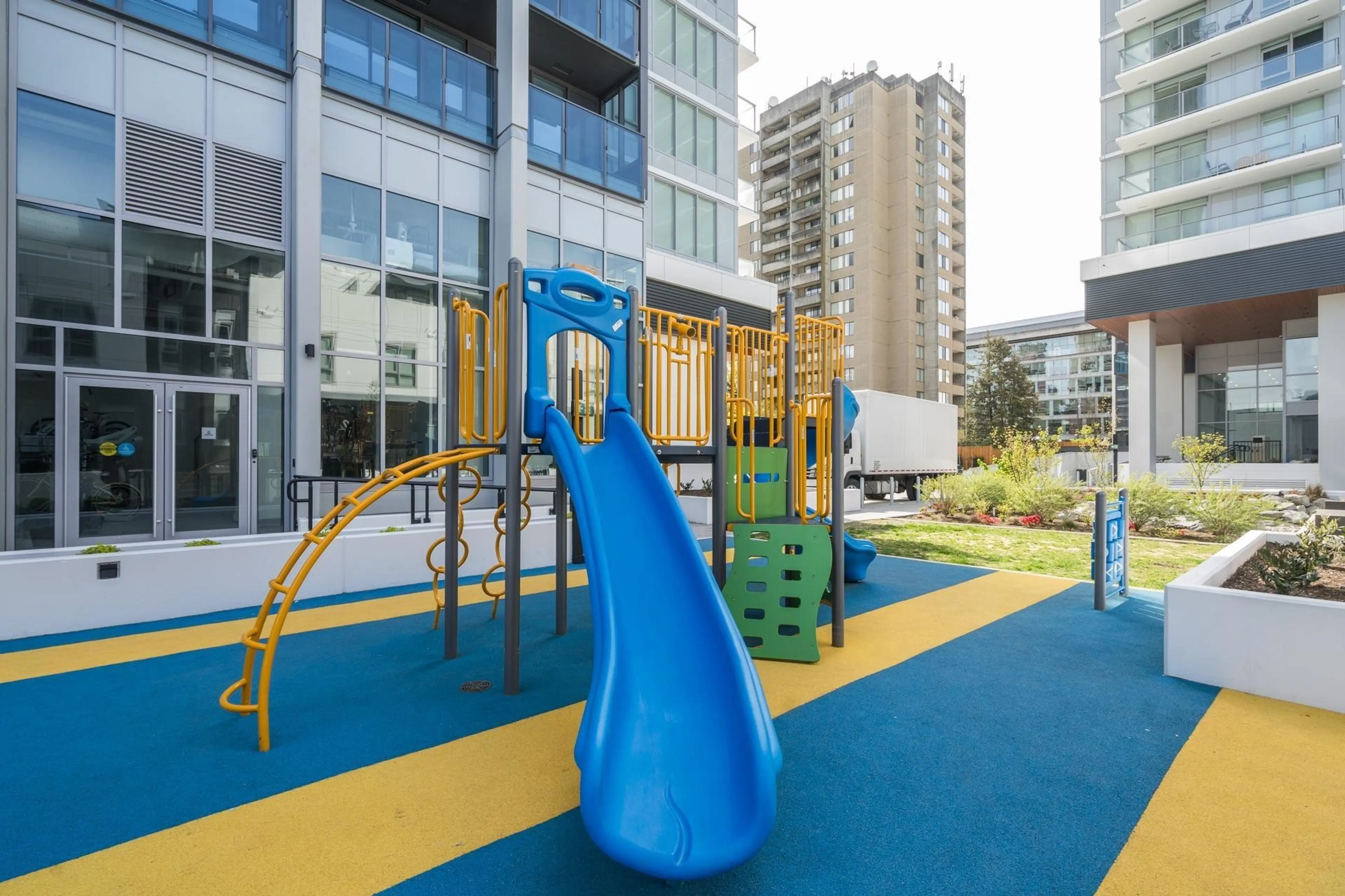 Property at #1608 10448 UNIVERSITY DRIVE, Surrey, BC