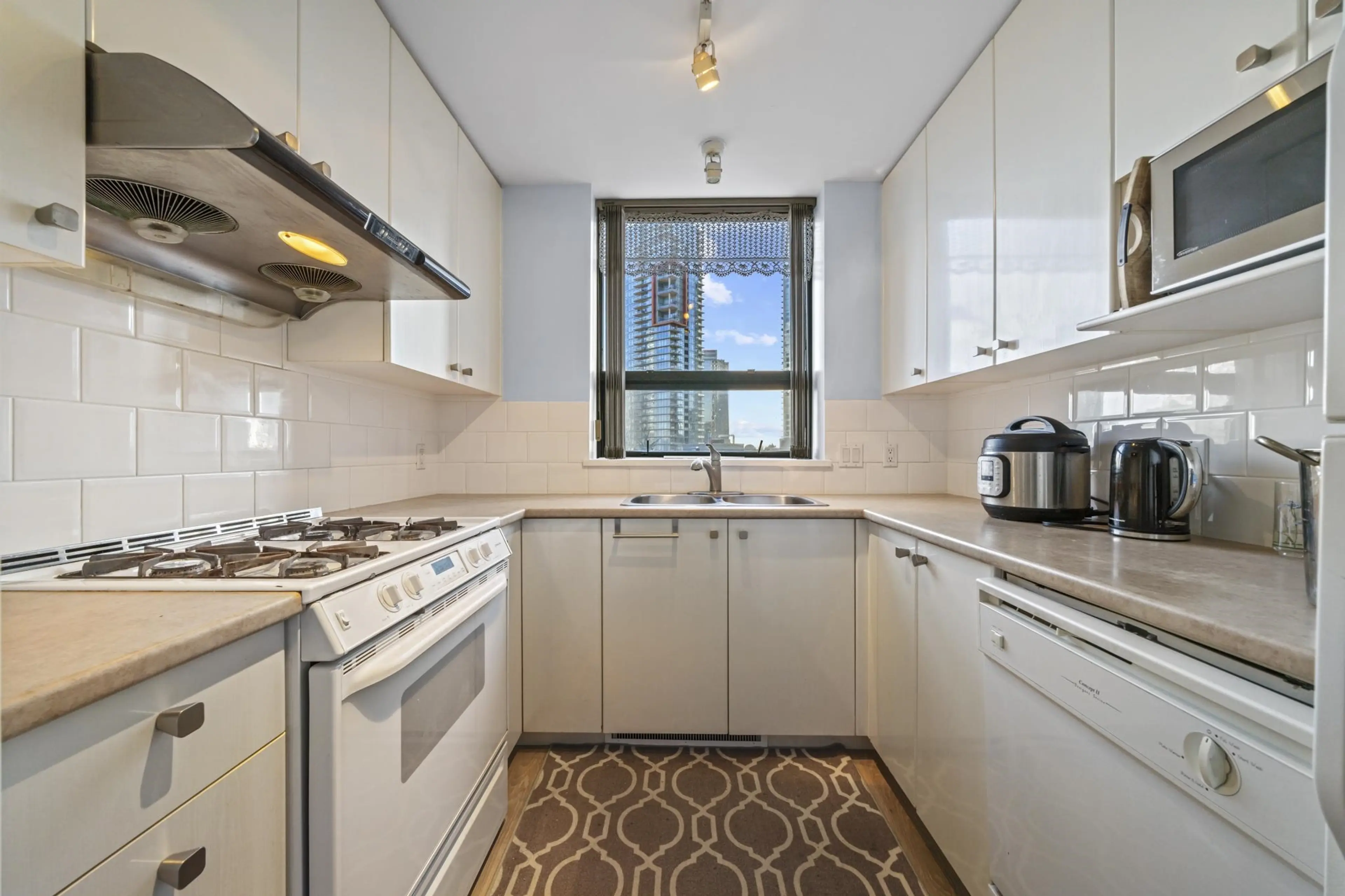 Property at #1001 4567 HAZEL STREET, Burnaby, BC