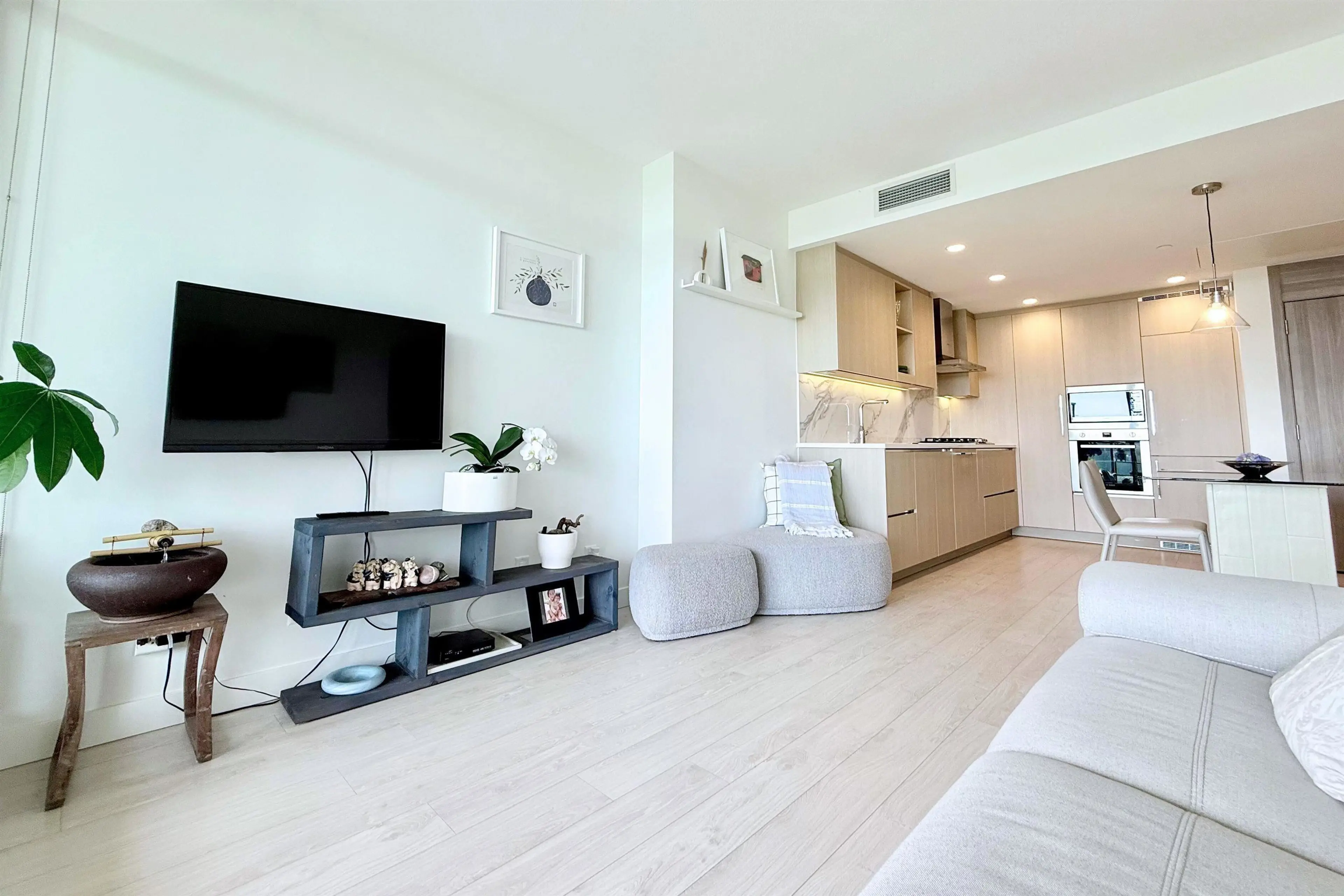 Property at #610 4890 LOUGHEED HIGHWAY, Burnaby, BC