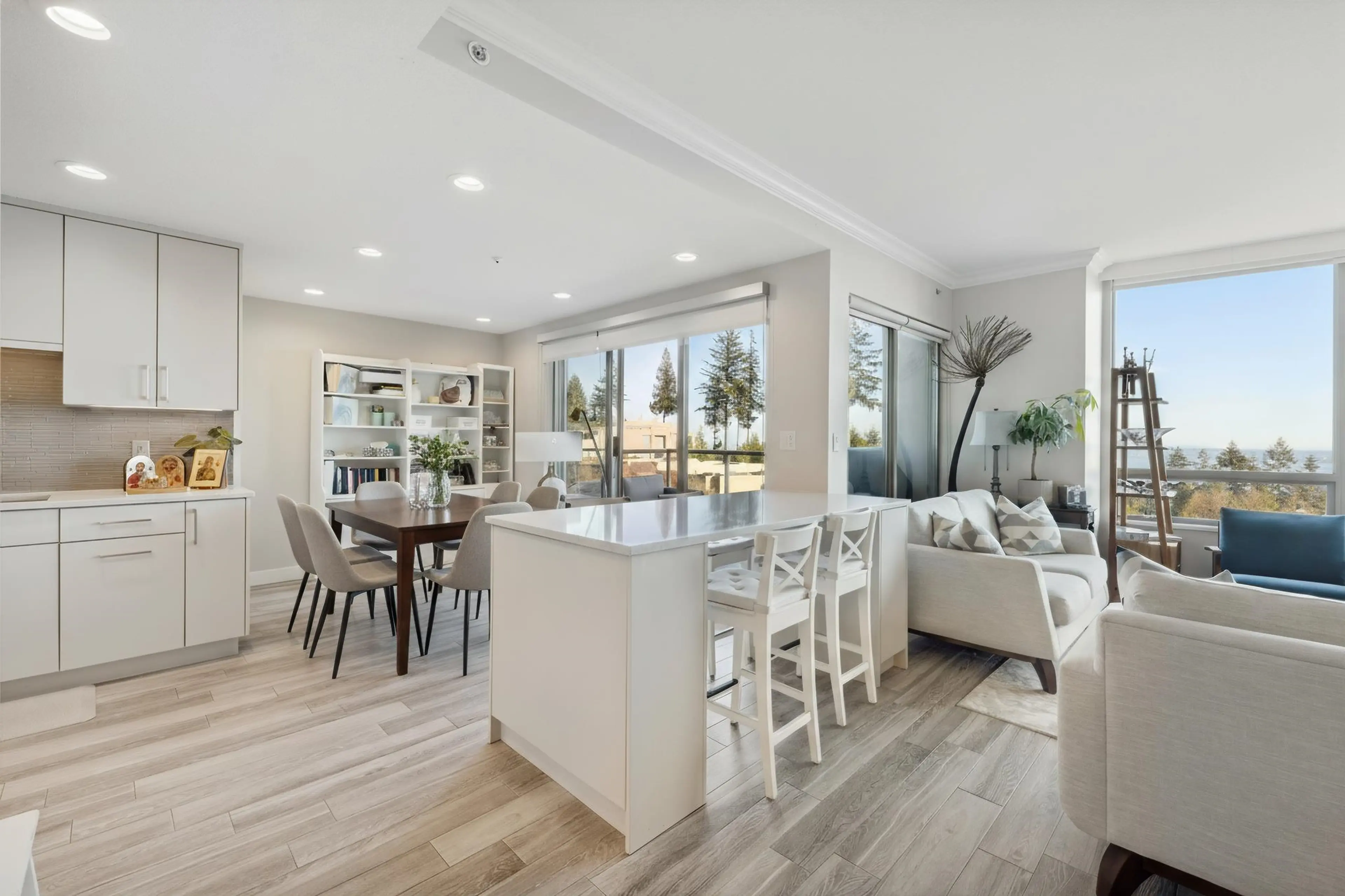 Property at #302 3131 DEER RIDGE DRIVE, West Vancouver, BC