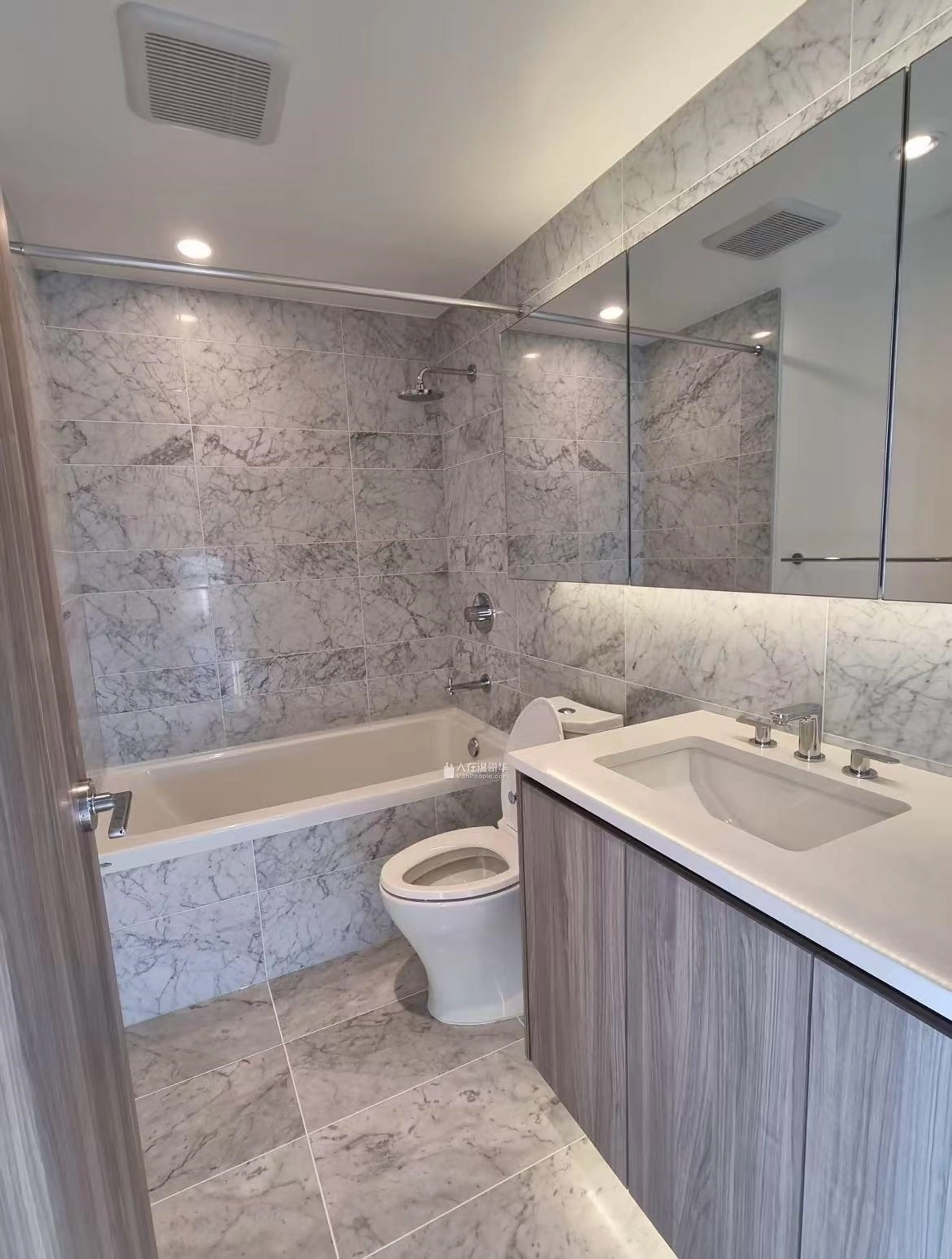 Property at #1409 4720 LOUGHEED HIGHWAY, Burnaby, BC