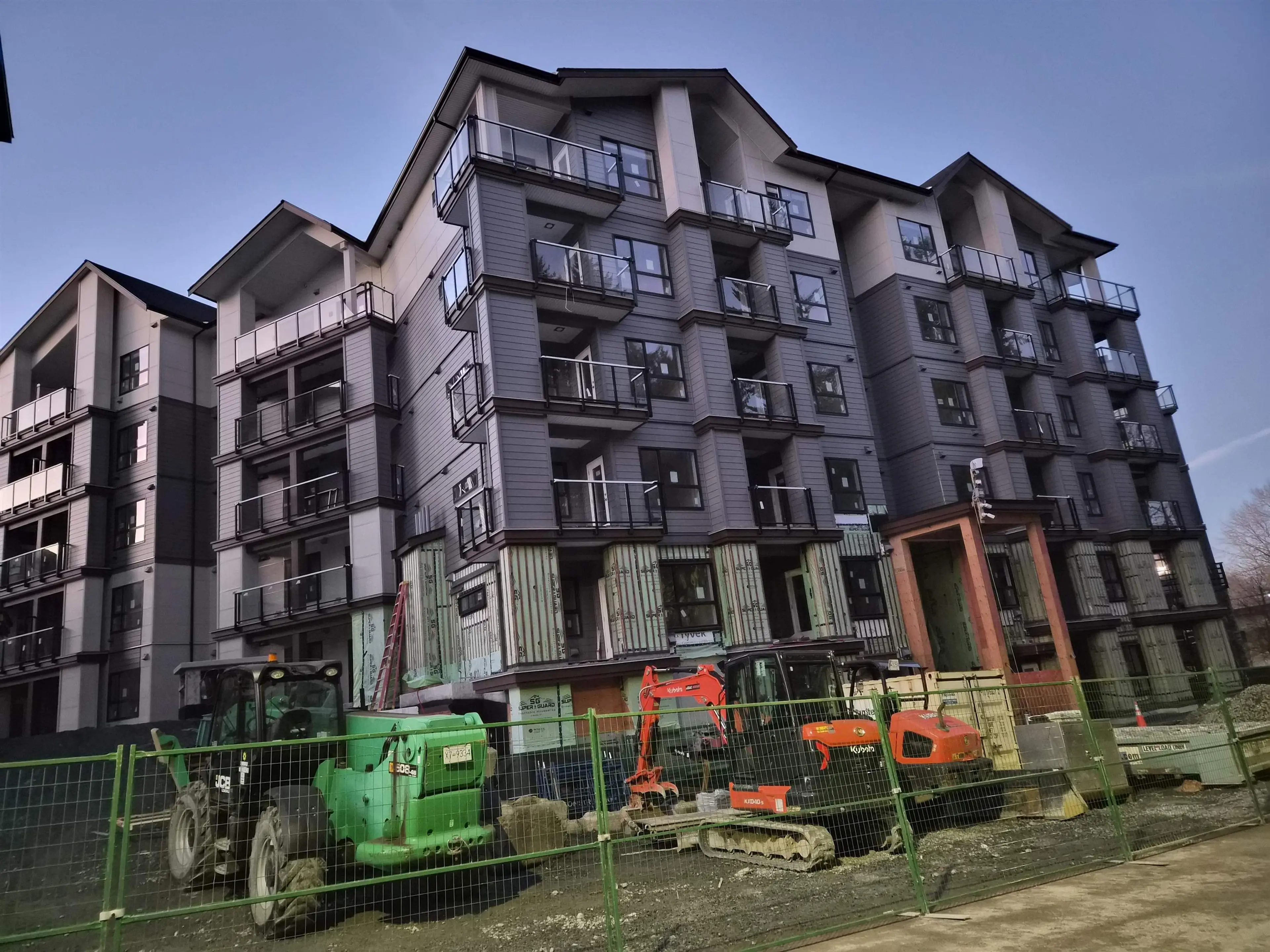 Property at #405 11063 RAVINE ROAD, Surrey, BC