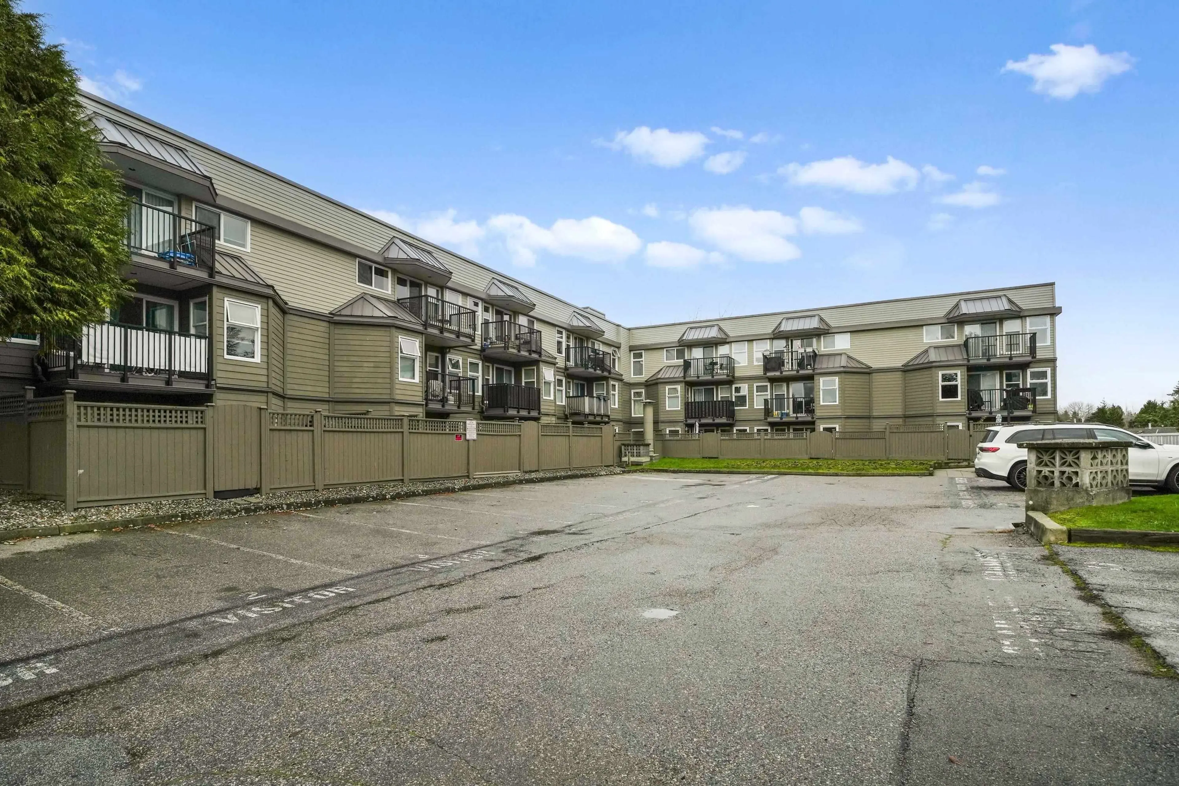 Property at #3 1870 E SOUTHMERE CRESCENT, Surrey, BC