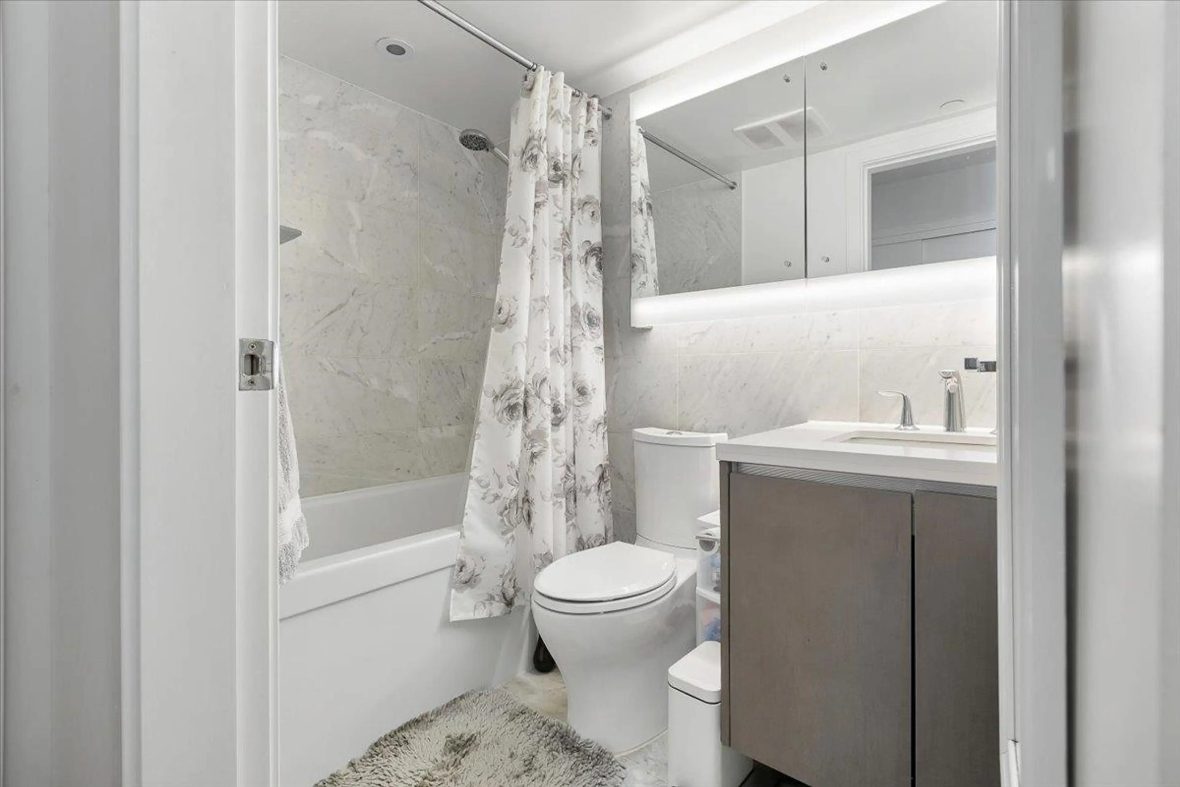 Property at #1015 13696 100 AVENUE, Surrey, BC