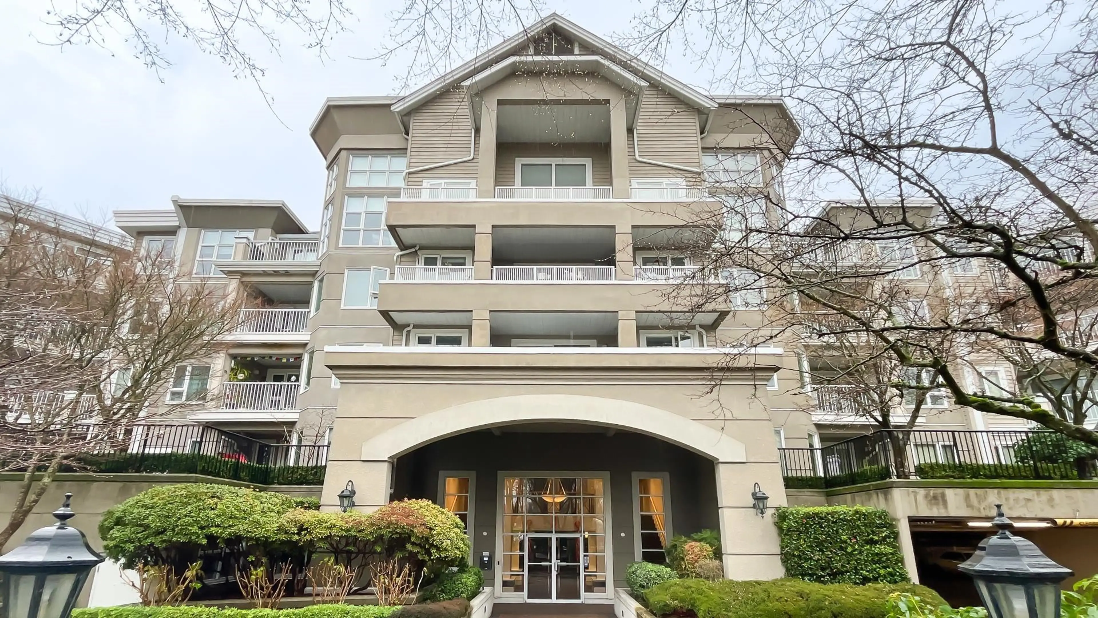 Property at #425 5888 DOVER CRESCENT, Richmond, BC