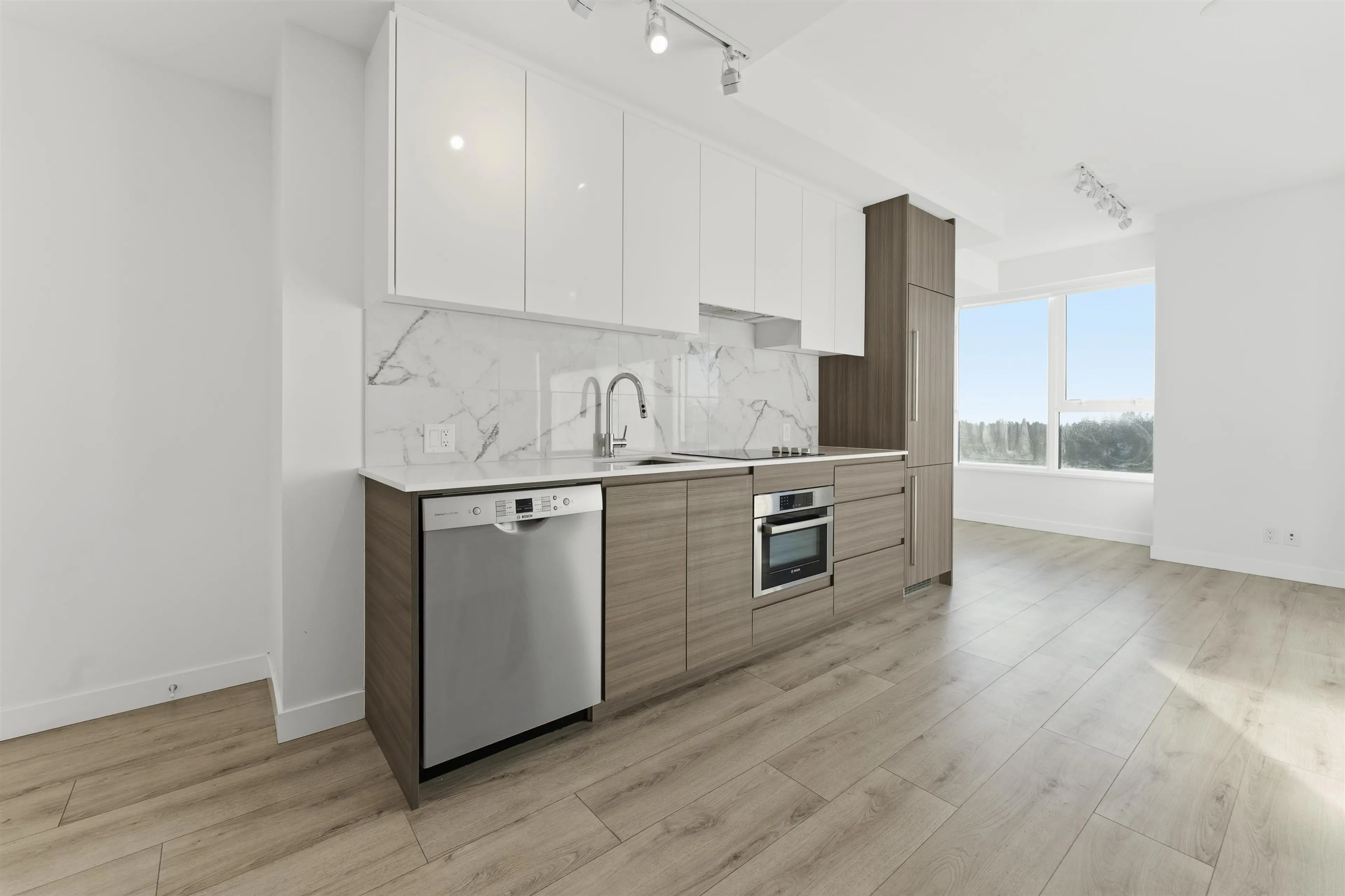 Property at #1409 10626 CITY PARKWAY, Surrey, BC