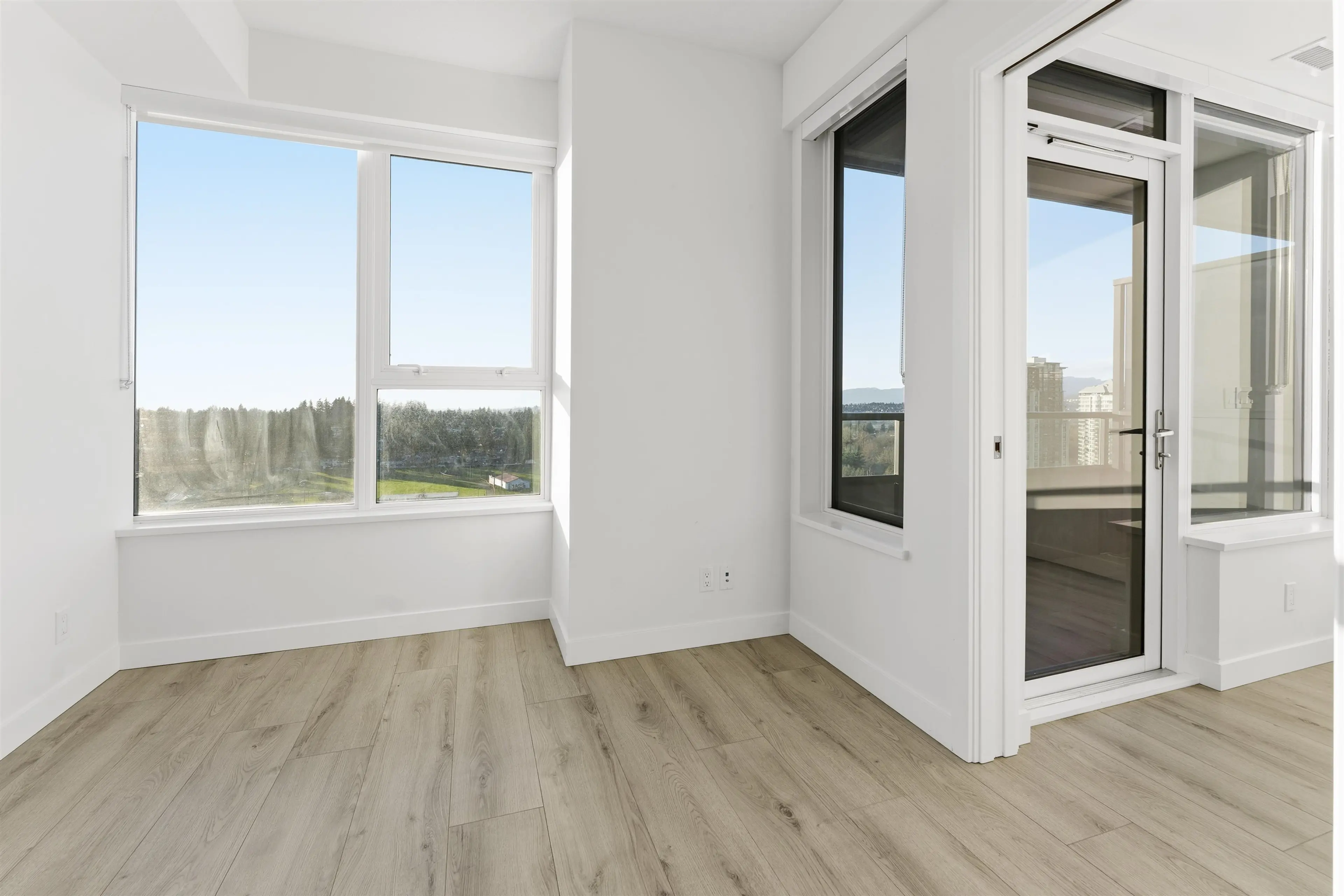 Property at #1409 10626 CITY PARKWAY, Surrey, BC