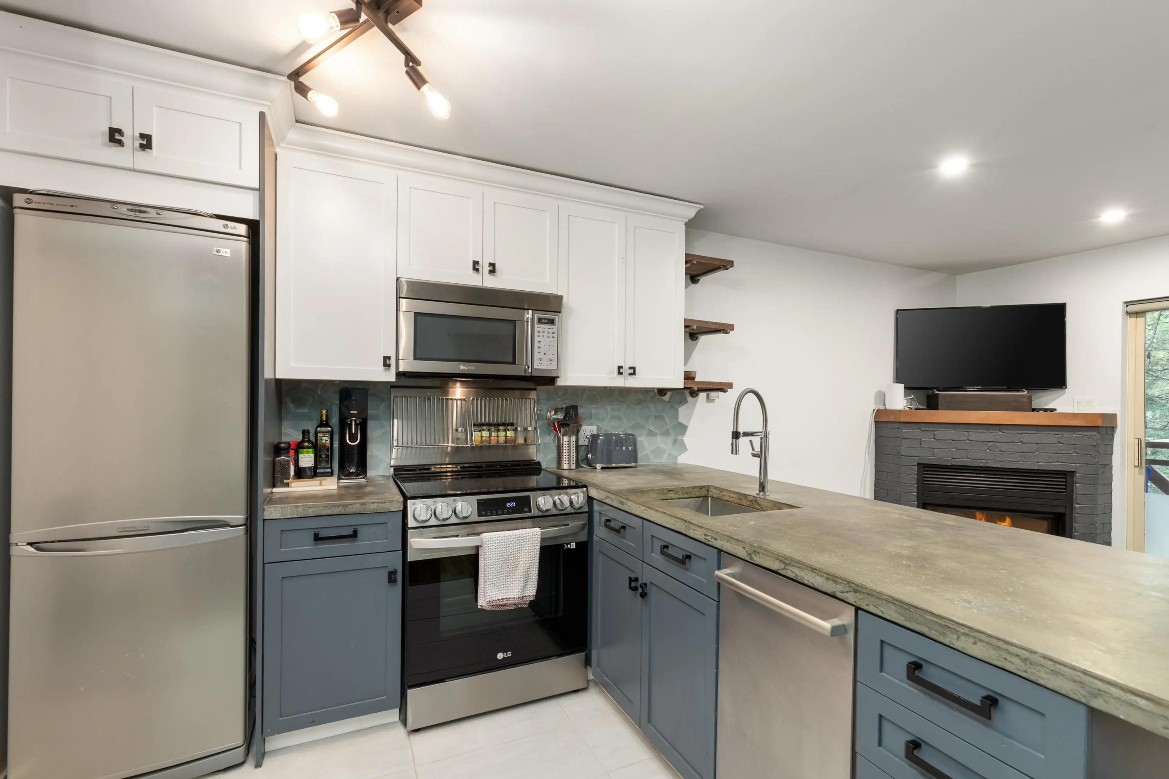 Property at #113 3070 HILLCREST DRIVE, Whistler, BC