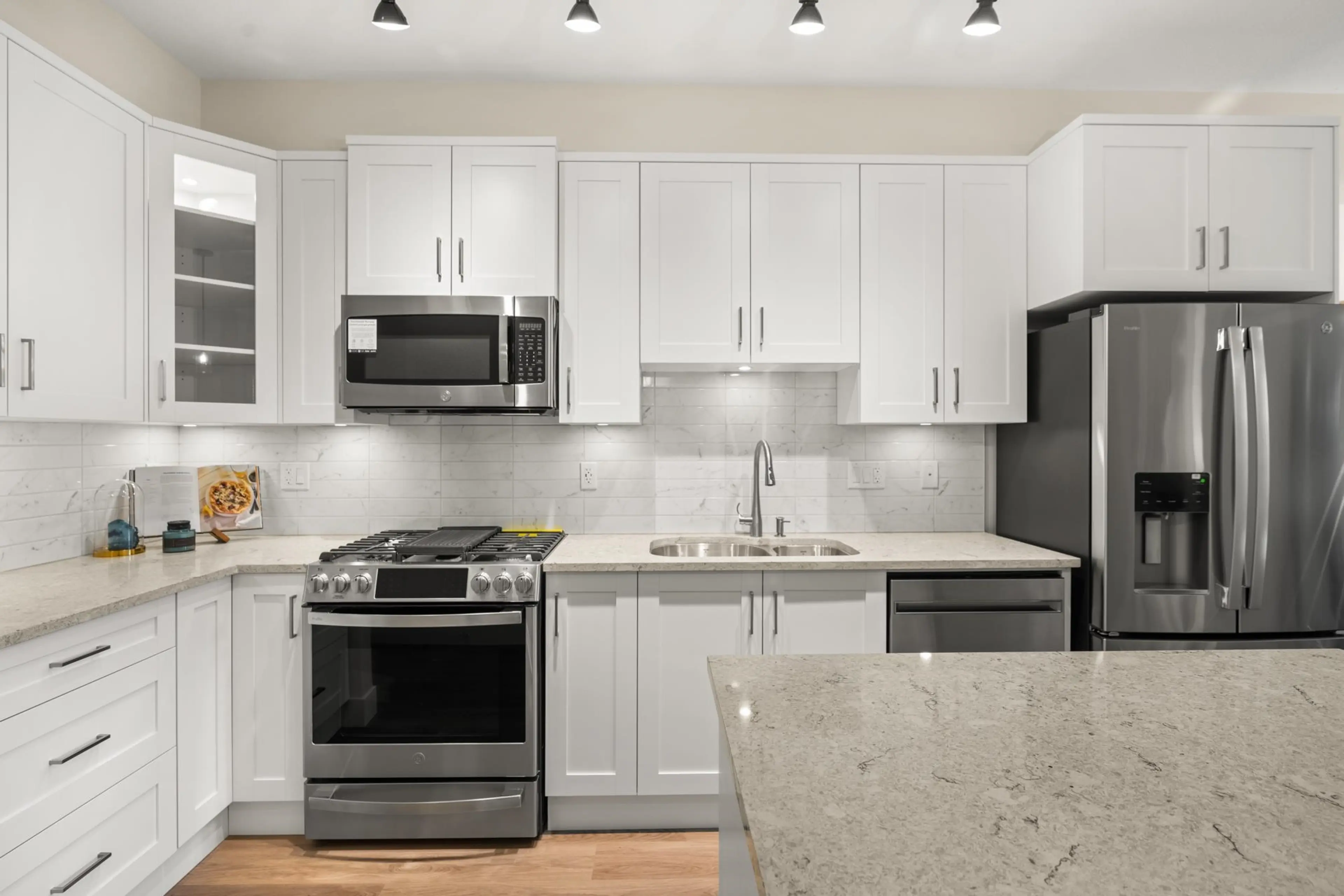 Property at #403 20926 83 AVENUE AVENUE, Langley, BC