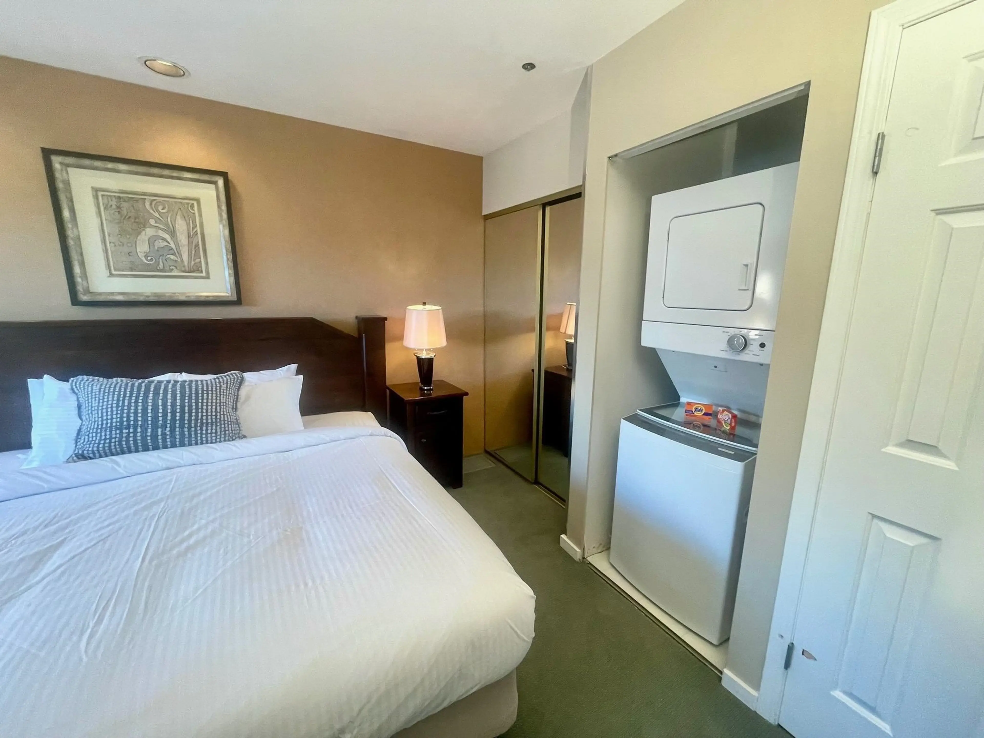 Property at #WEEK 11 902-4293 MOUNTAIN SQUARE, Whistler, BC