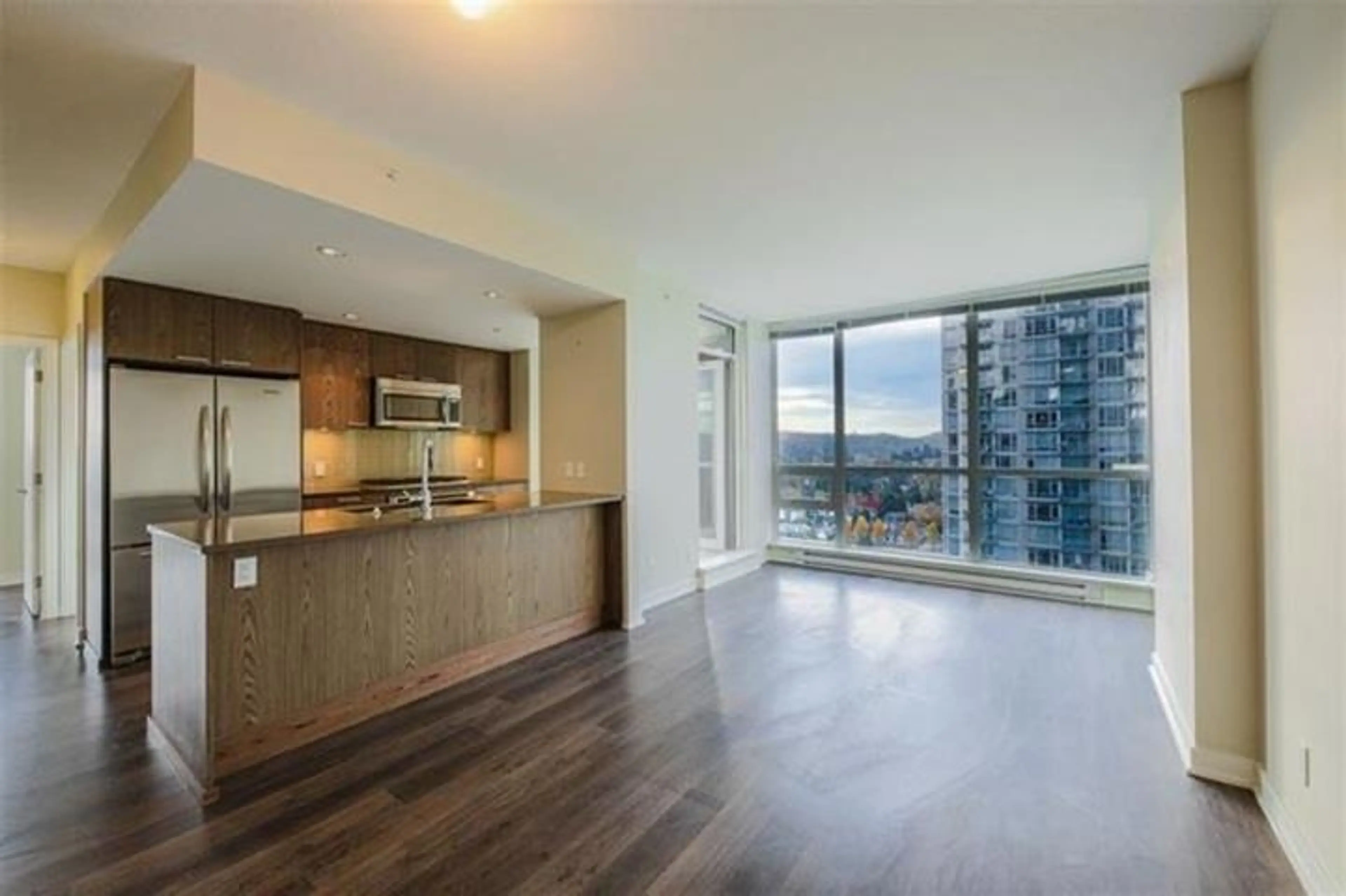 Property at #2607 2975 ATLANTIC AVENUE, Coquitlam, BC