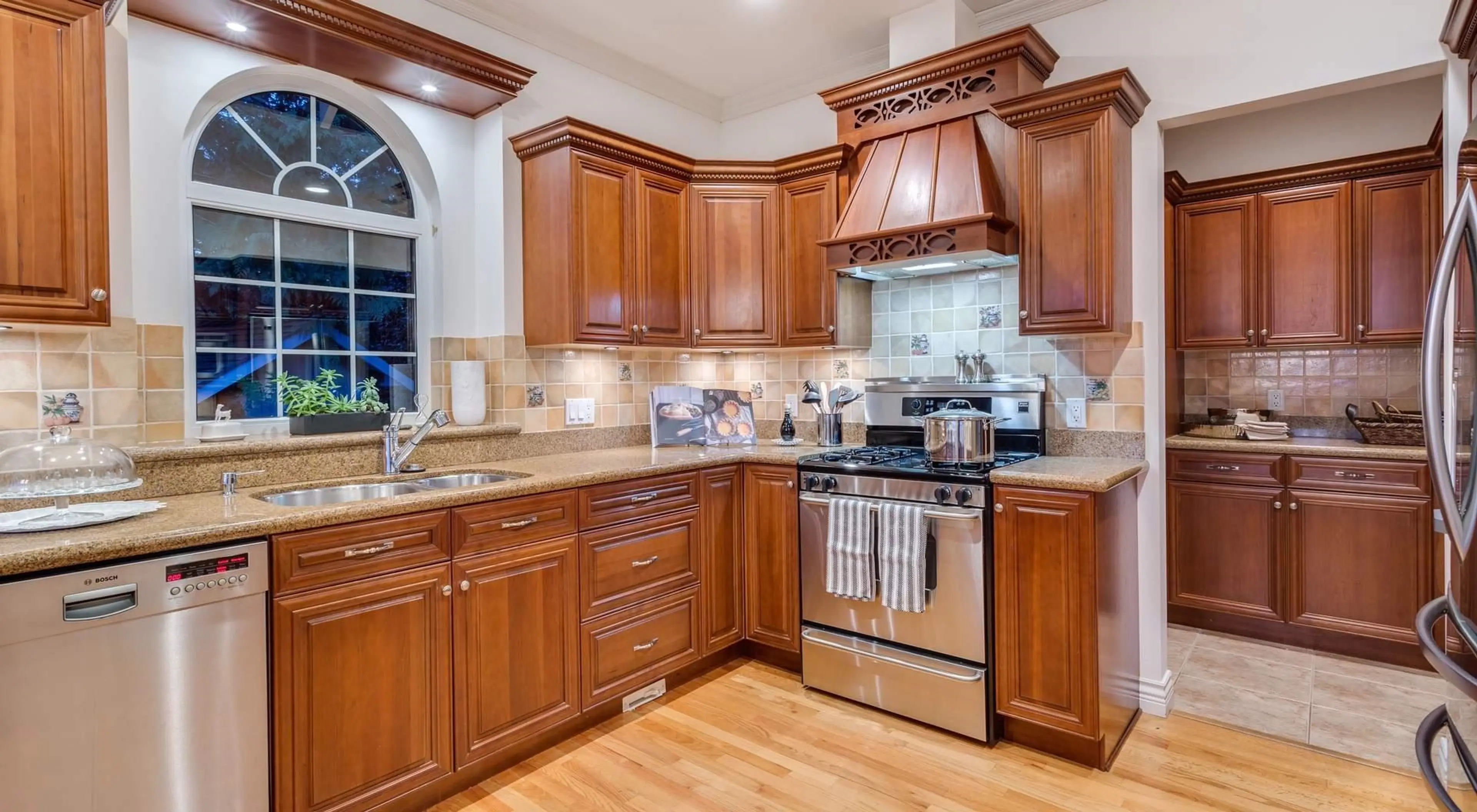 Property at 3395 THOMPSON CRESCENT, West Vancouver, BC