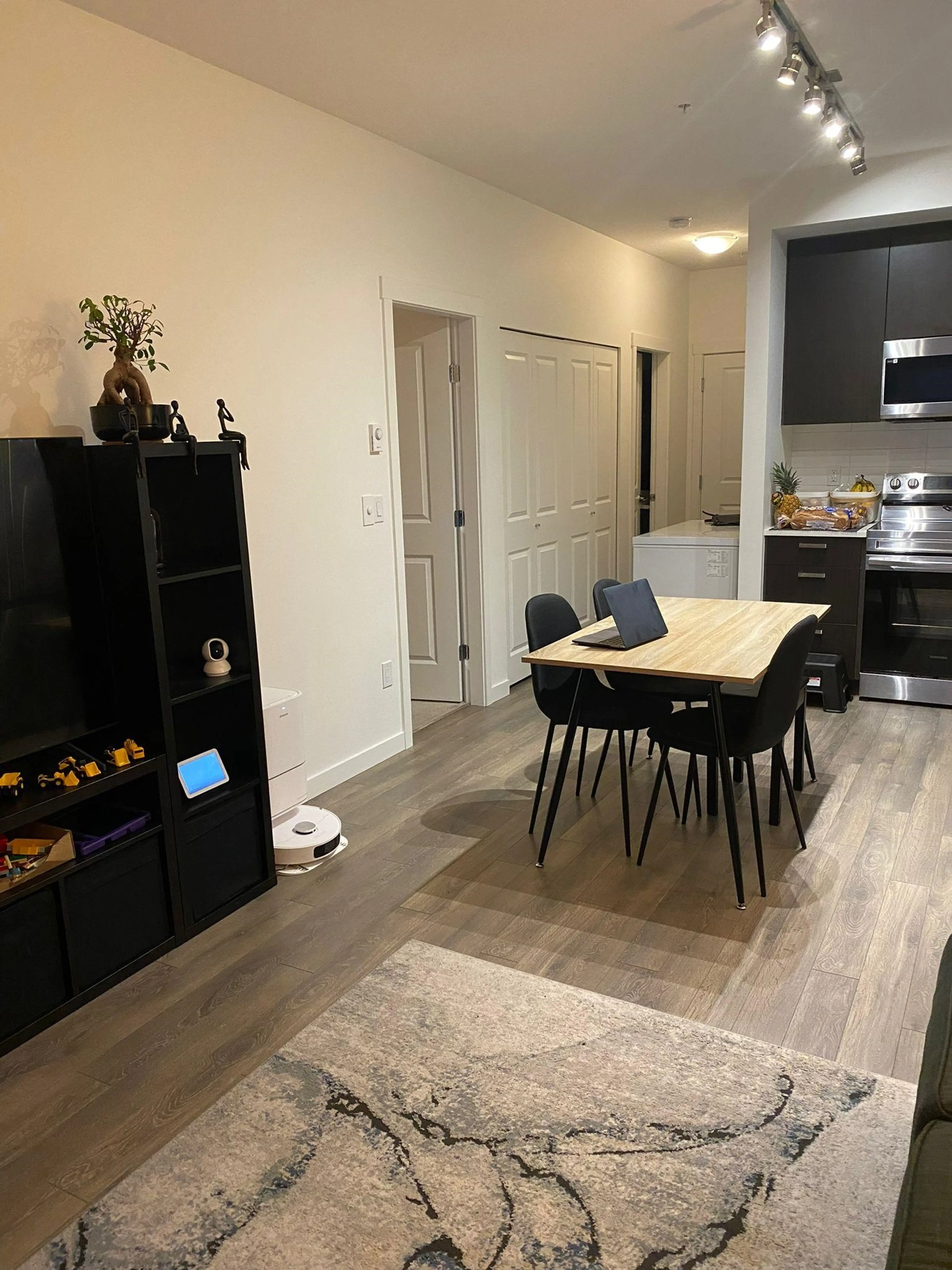 Property at #202 15848 FRASER HIGHWAY, Surrey, BC